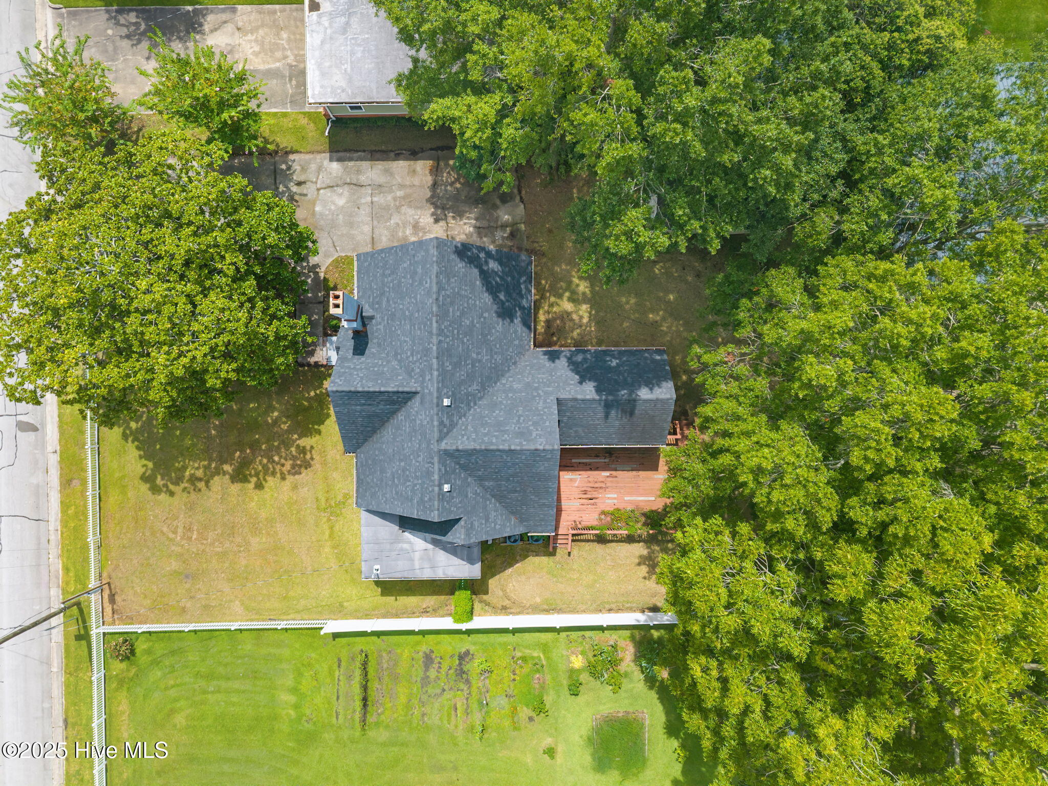 100520043 | Photo 45