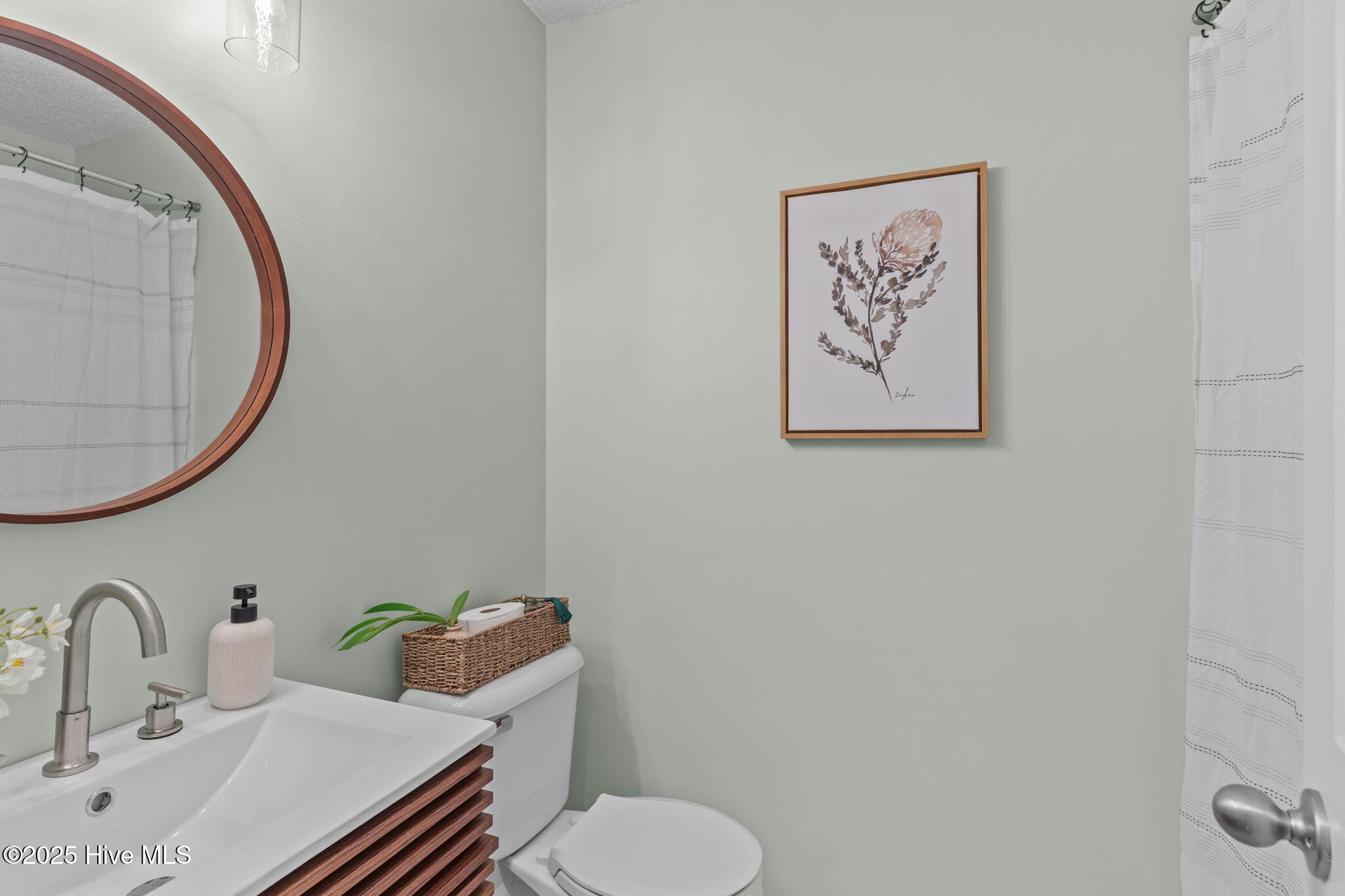 100537786 | Photo 22