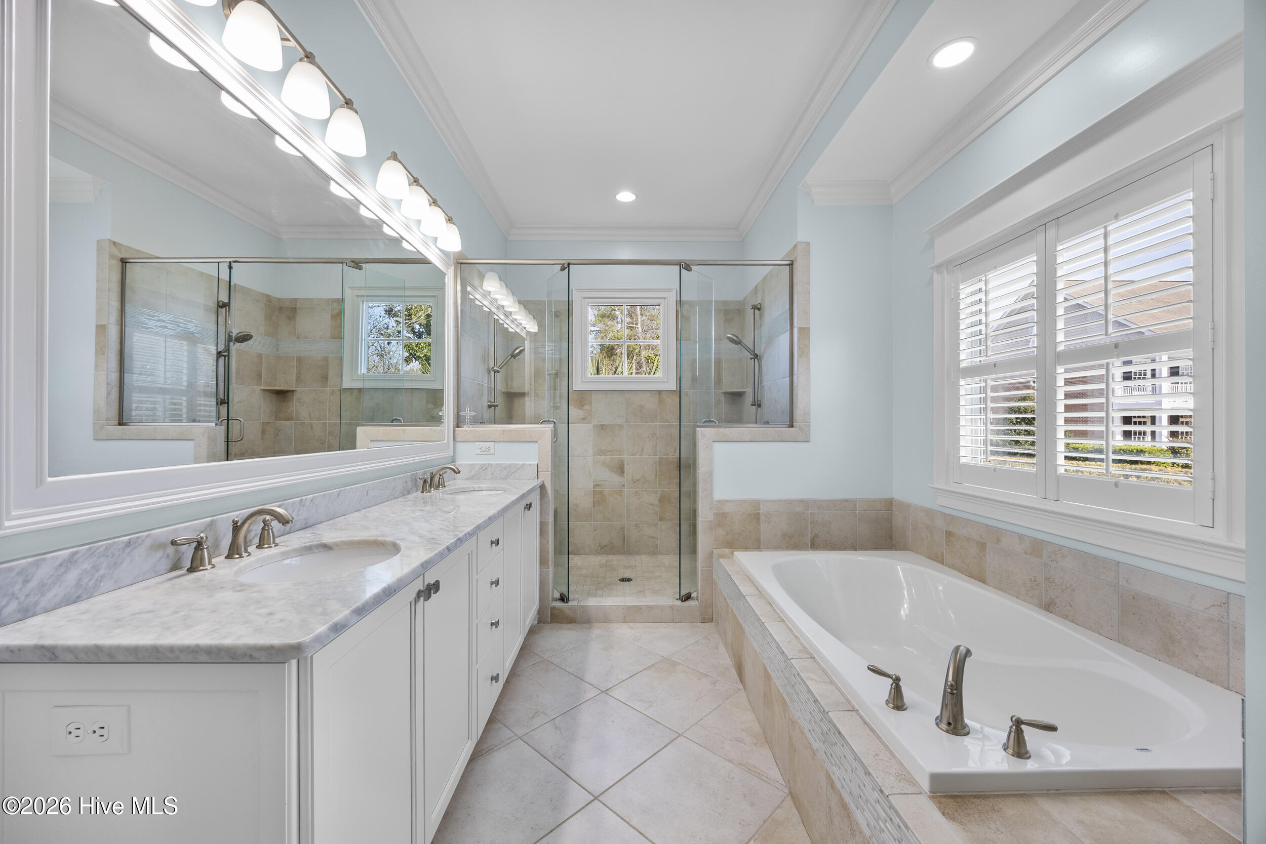 100549374 | Photo 37