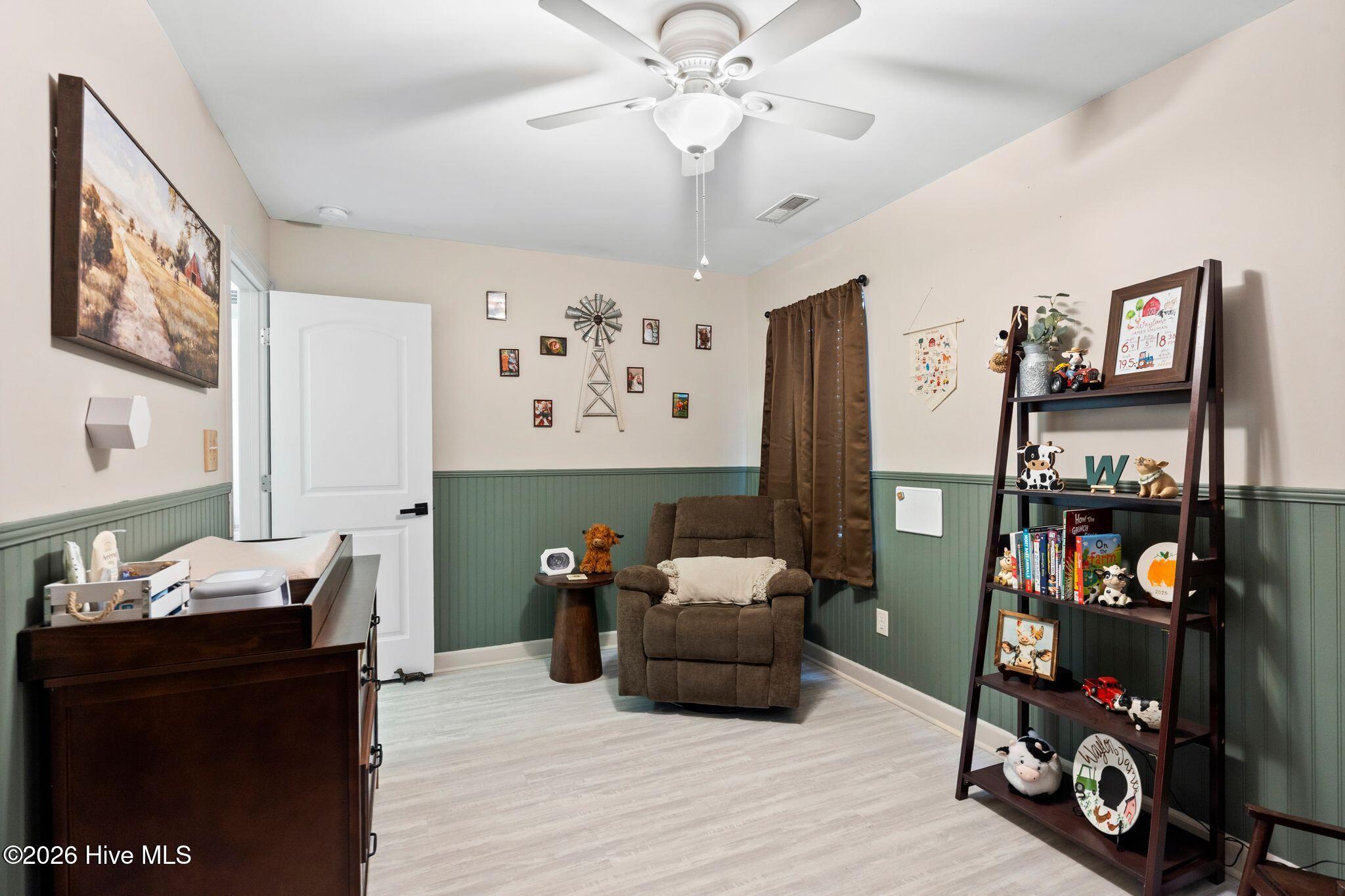 100556987 | Photo 23