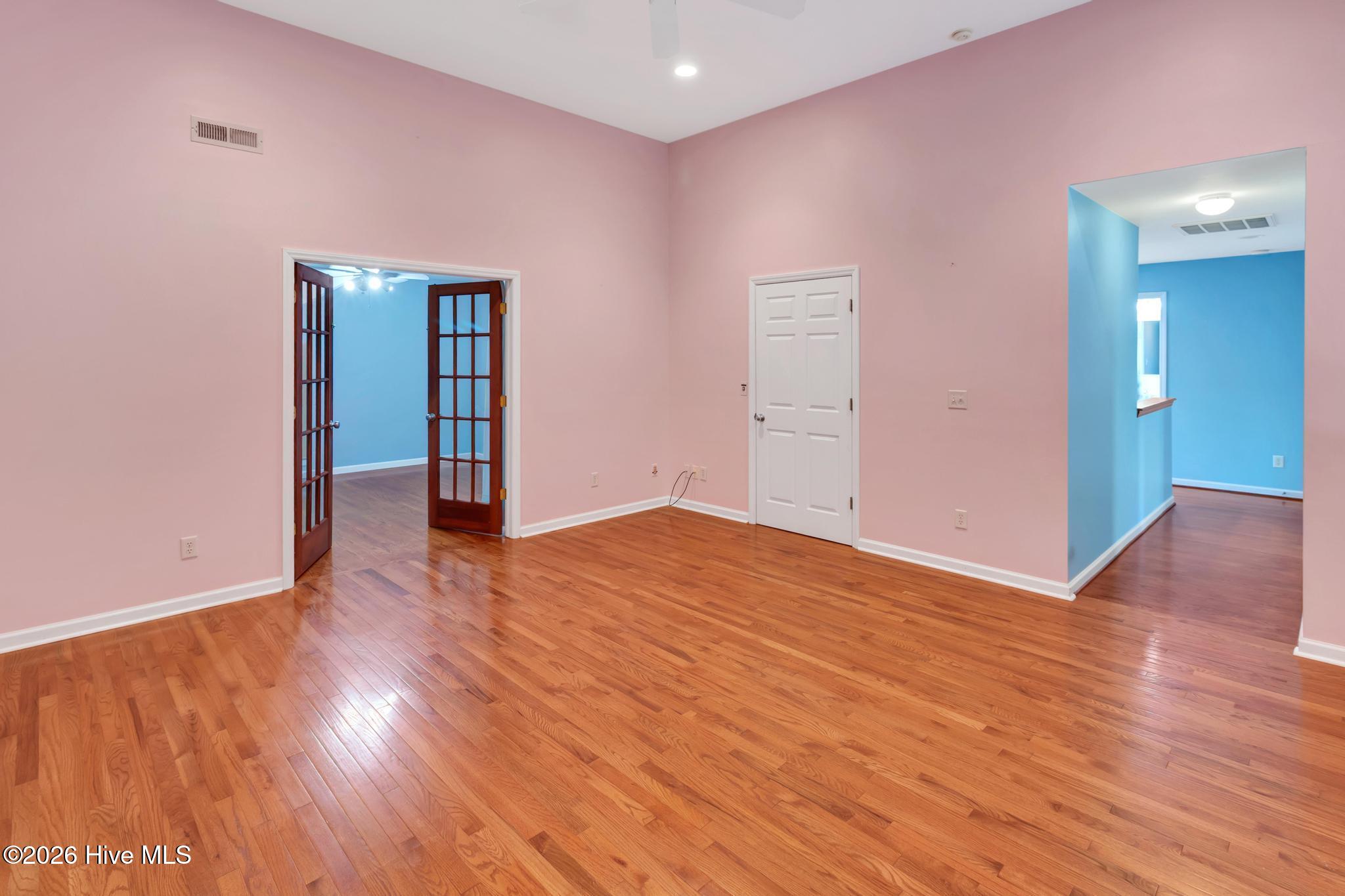 100569347 | Photo 31