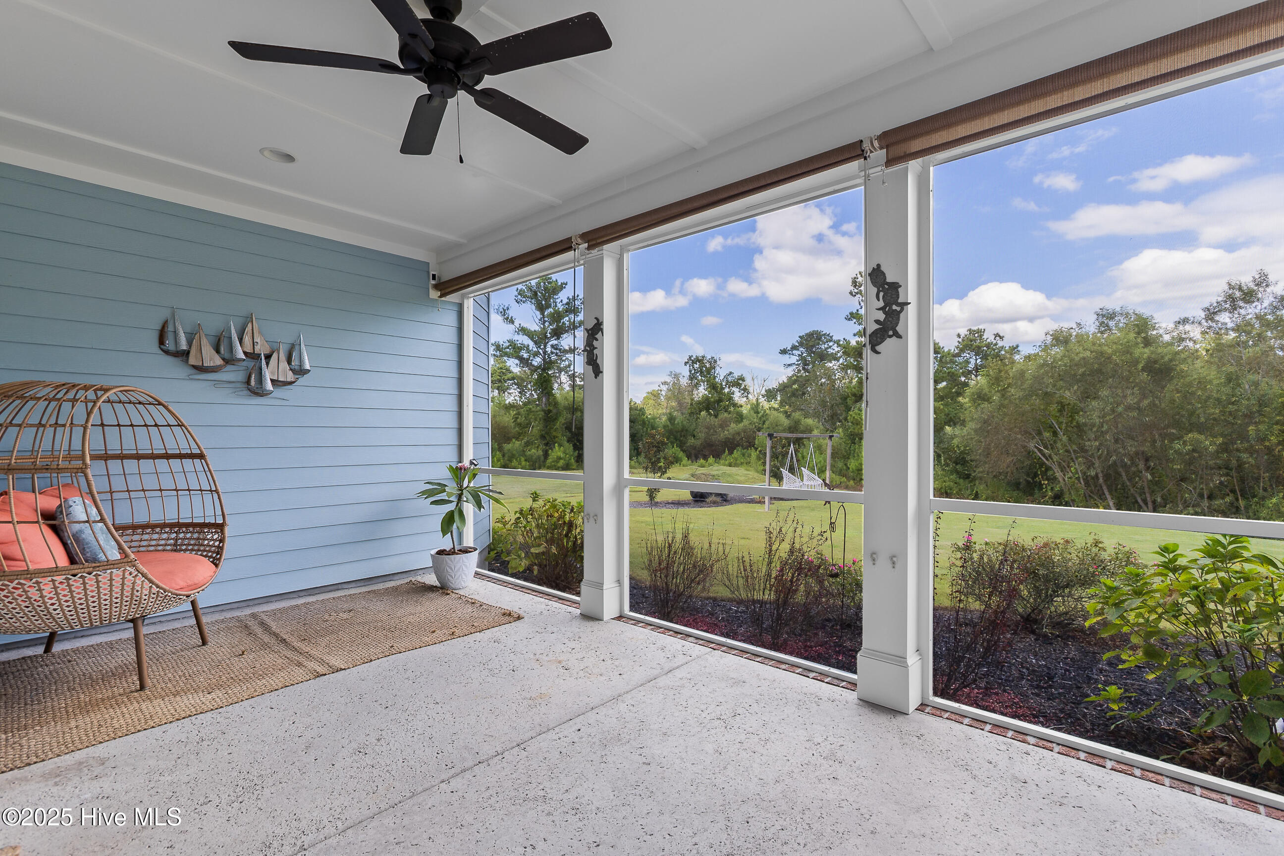 100536190 | Photo 35