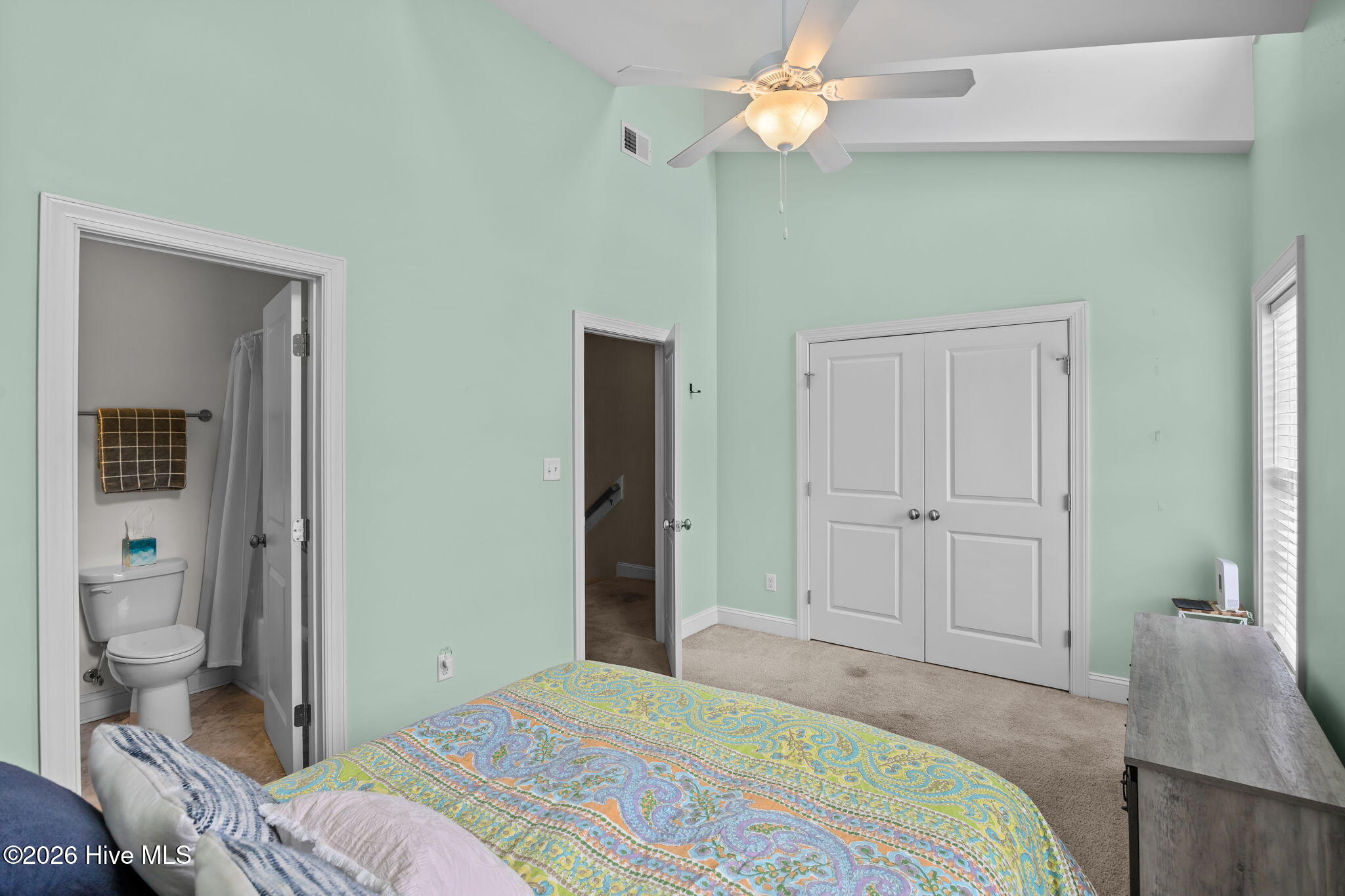 100560490 | Photo 19