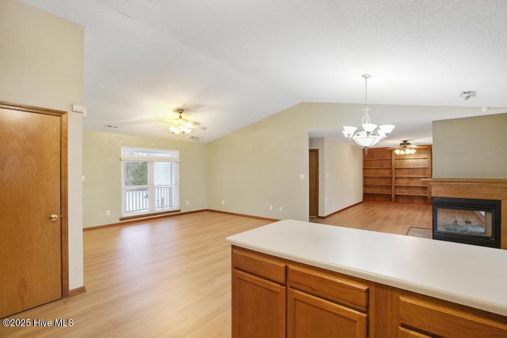 100545195 | Photo 10