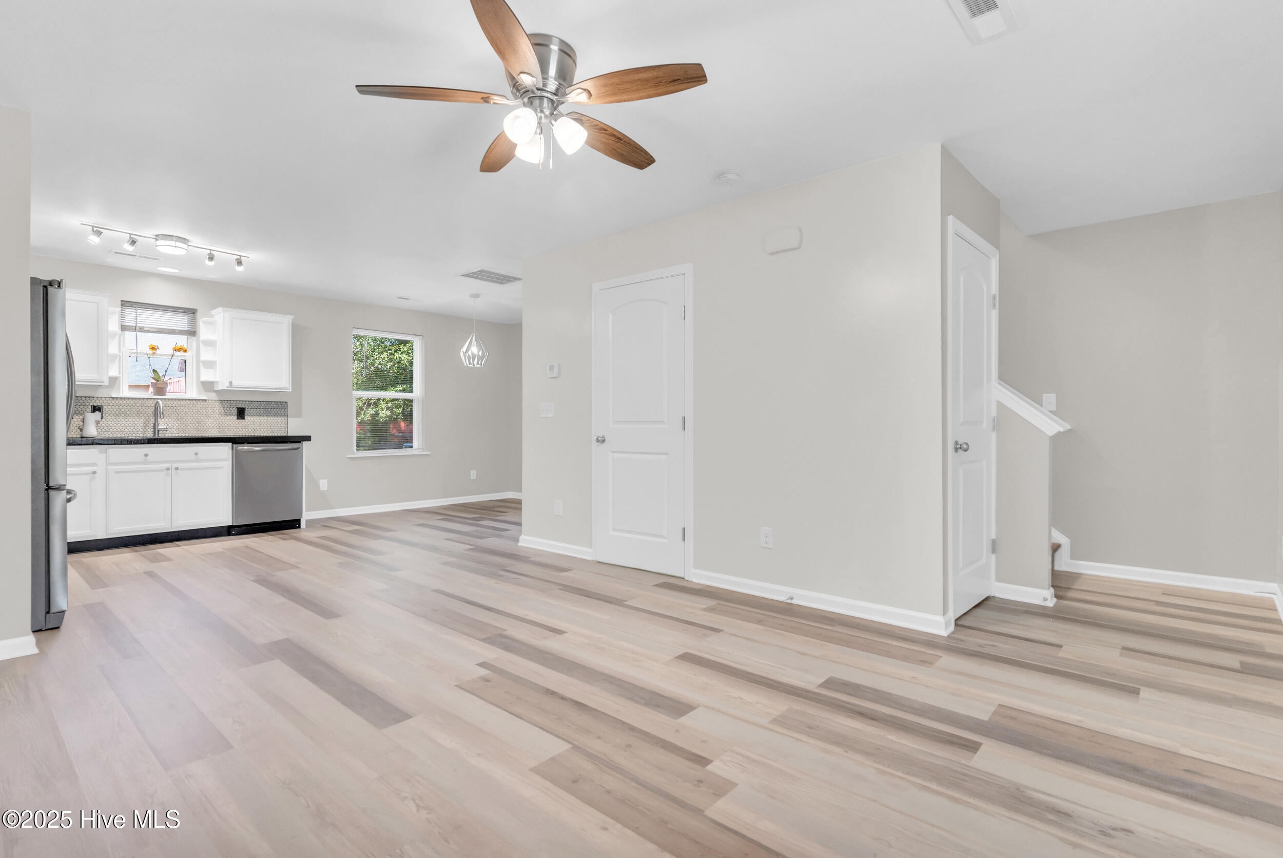 1004 s 8th st -00007