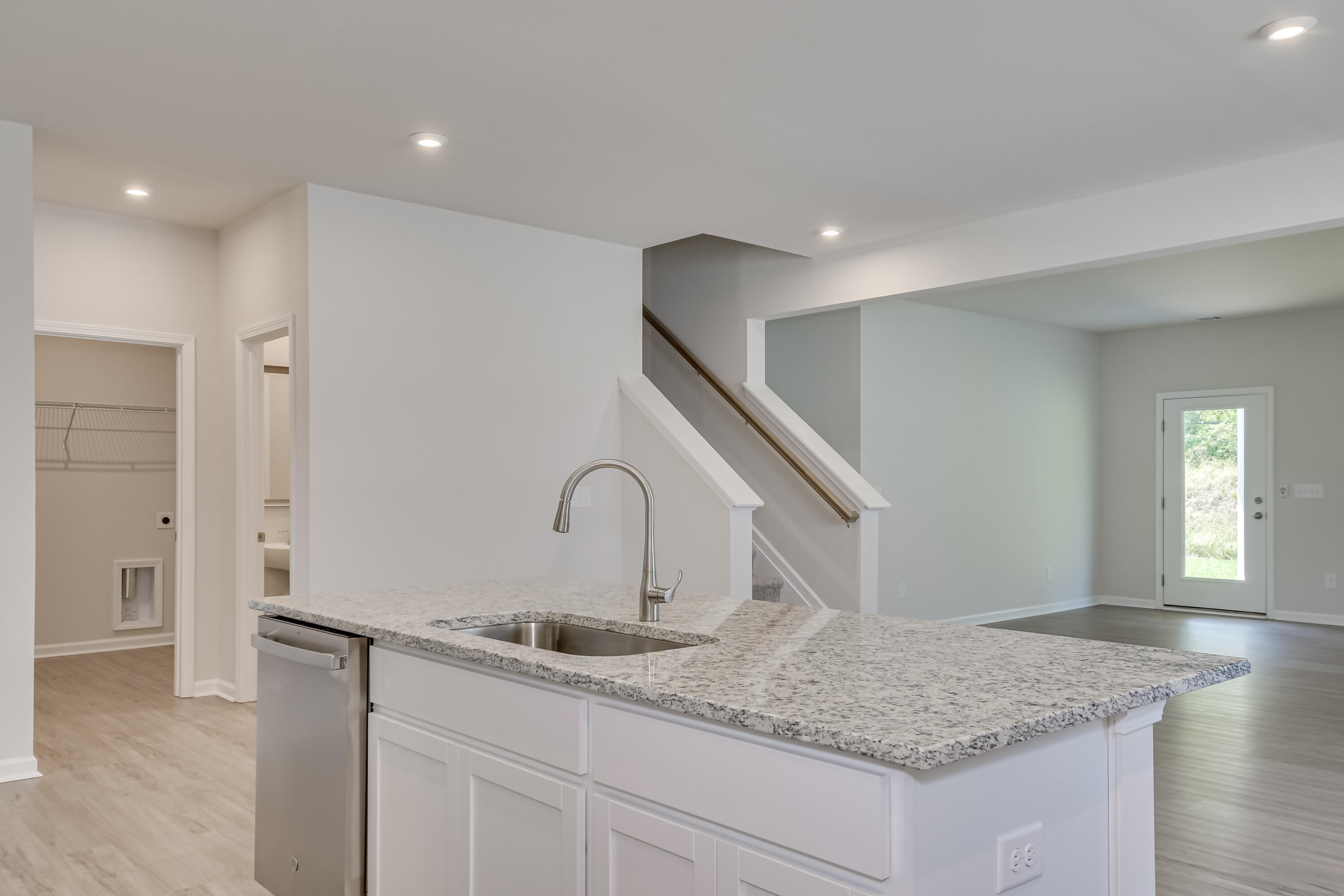 16-116-DON_7809LRenfused