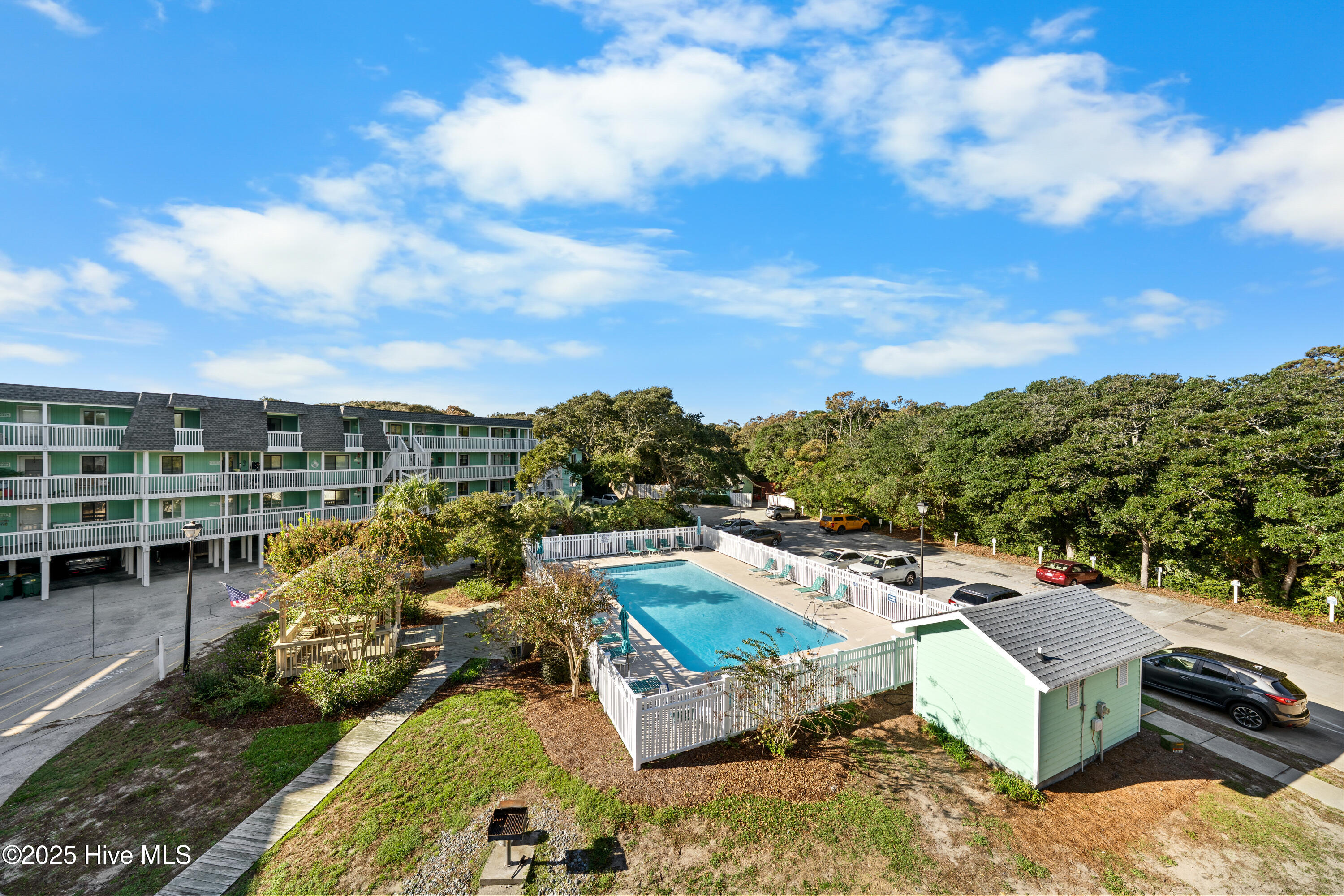 100536900 | Photo 63