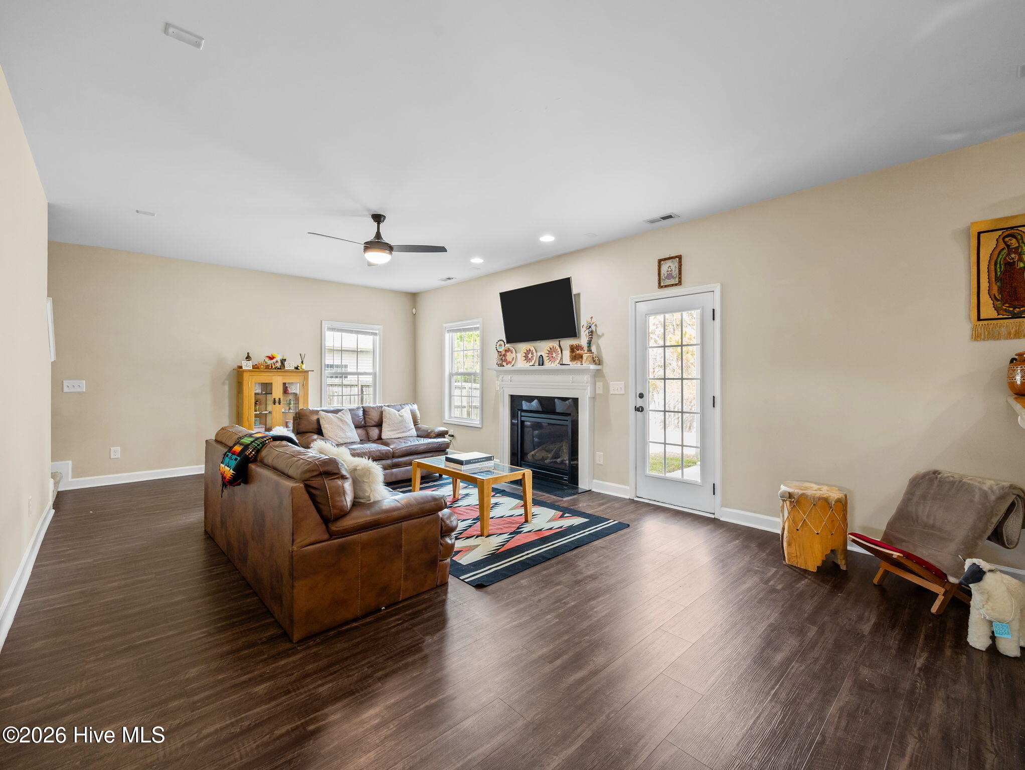 100562317 | Photo 21