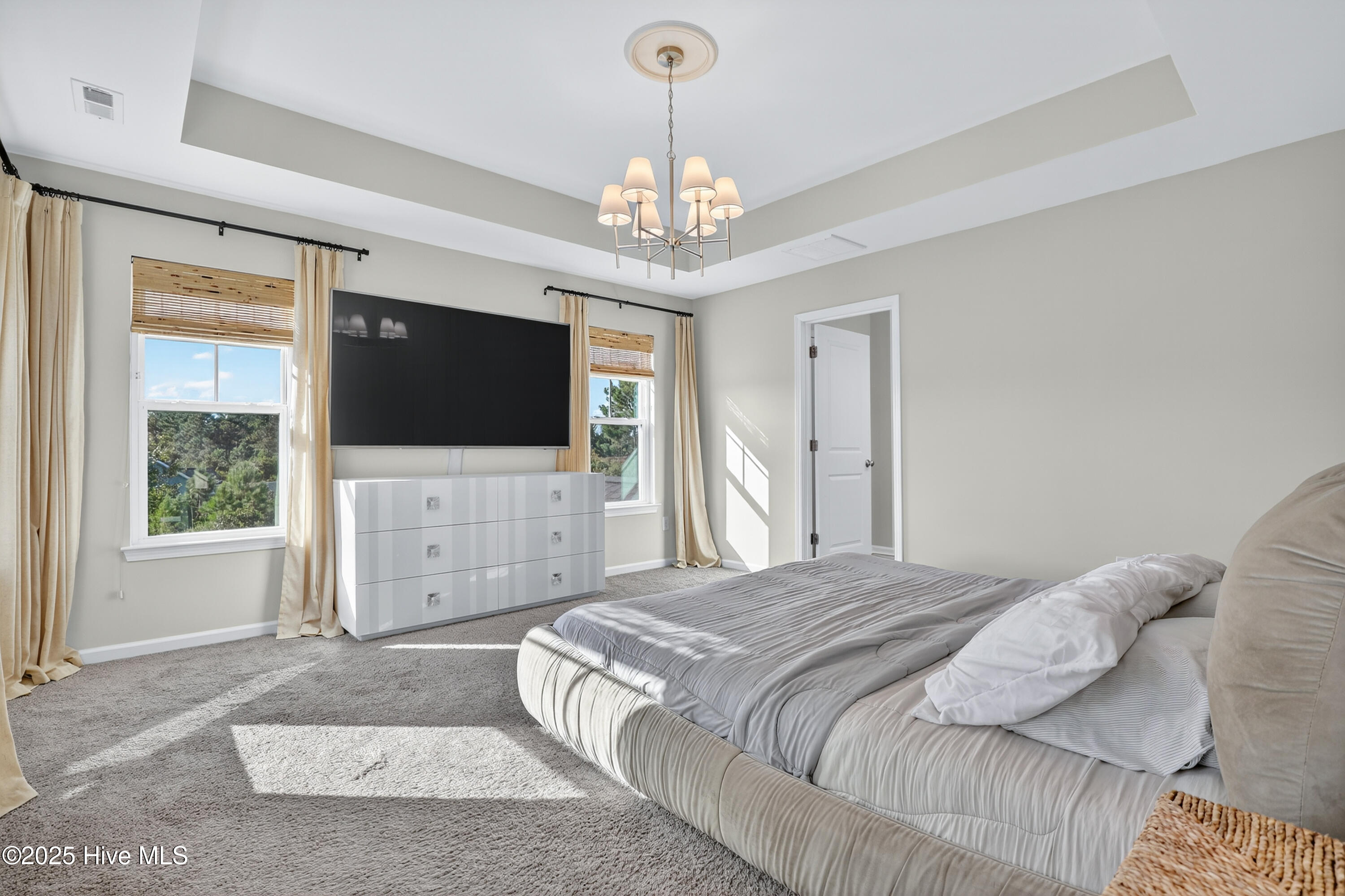 100533357 | Photo 16