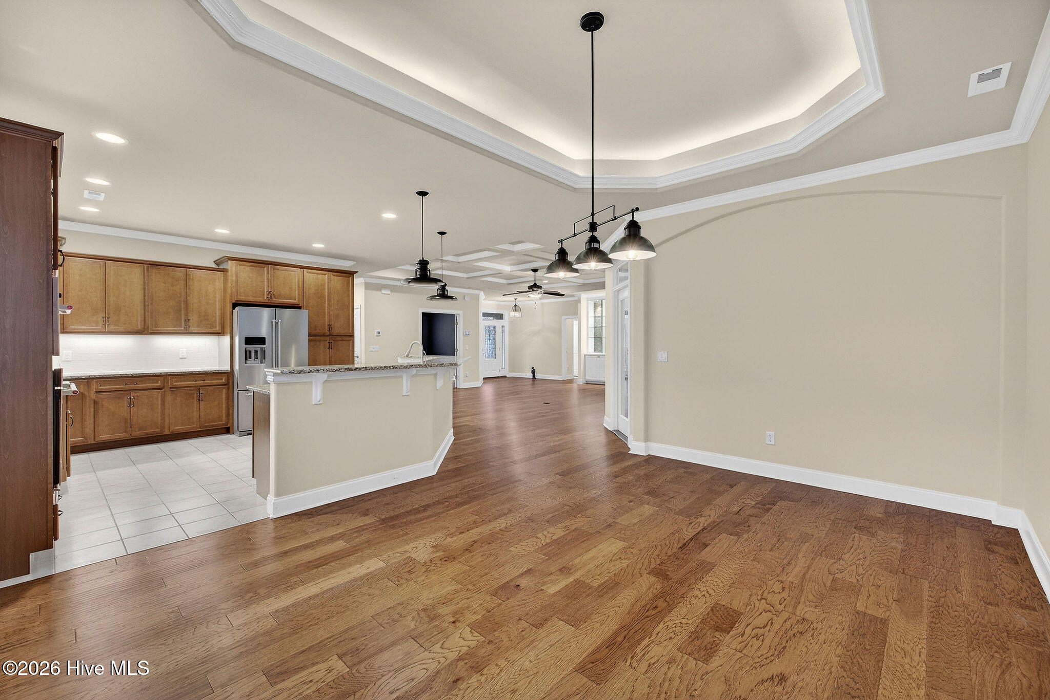 100557341 | Photo 14