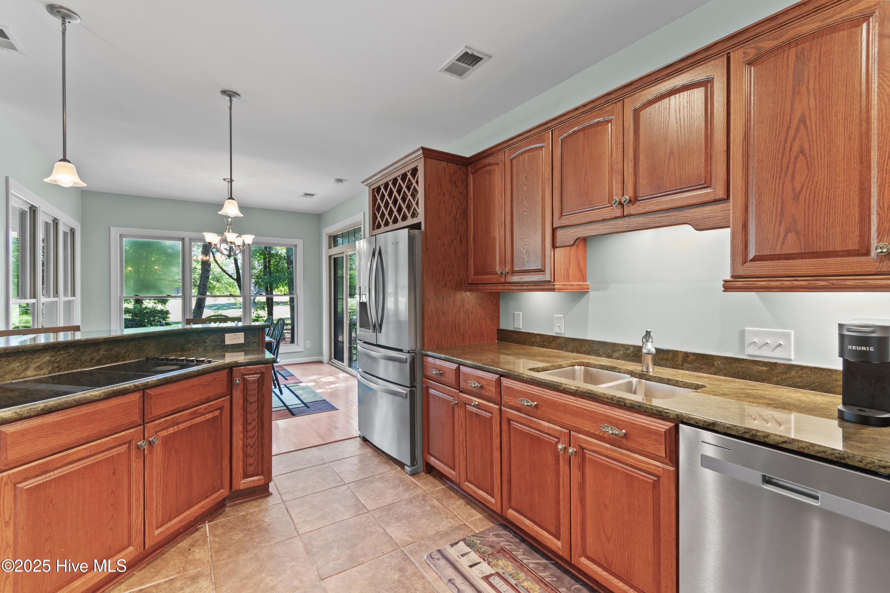 100509392 | Photo 17