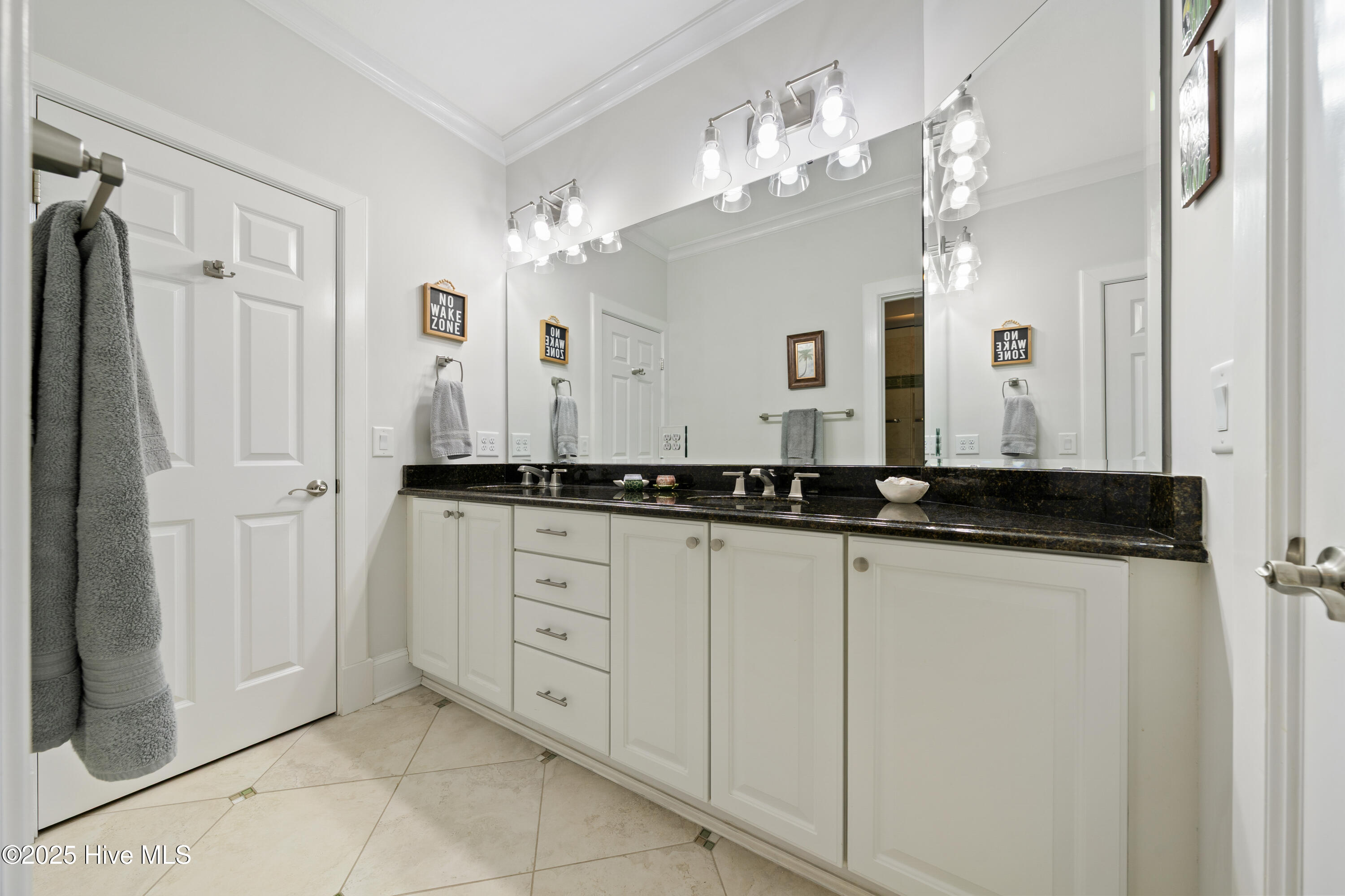 100541249 | Photo 34