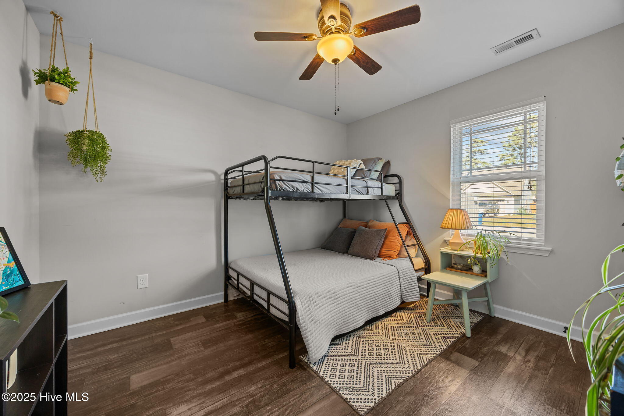 100537004 | Photo 18