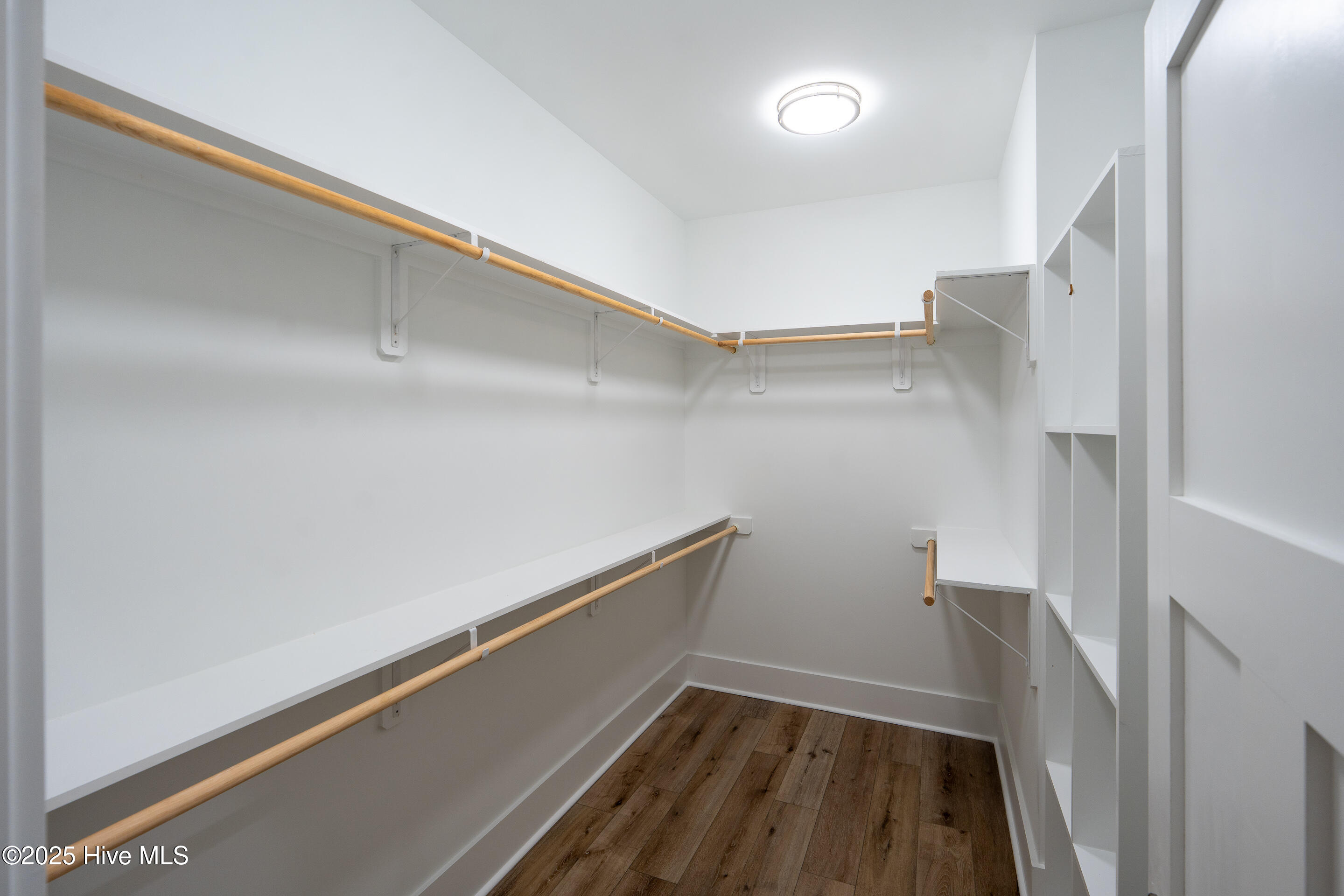 100515722 | Photo 32