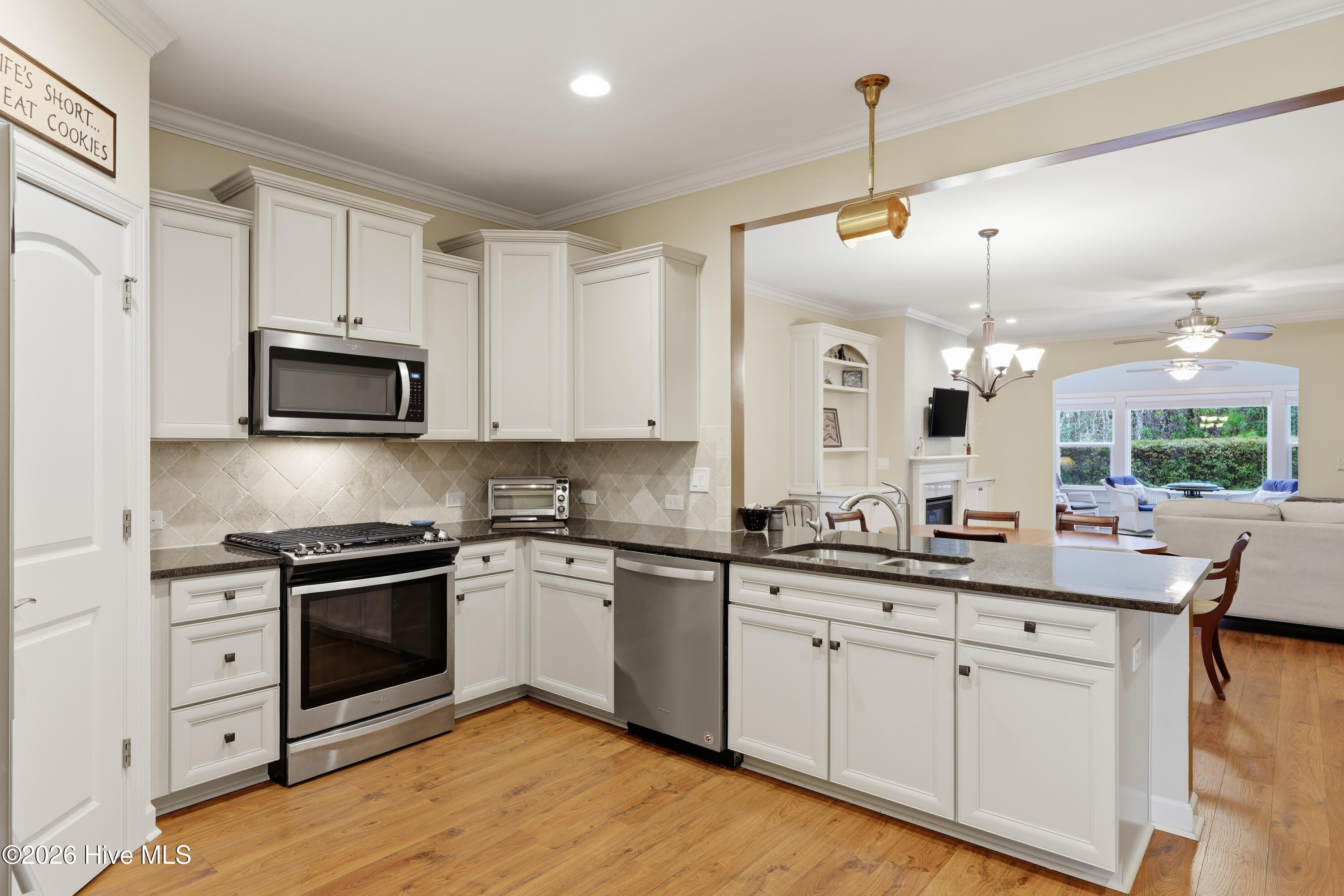 100557965 | Photo 12