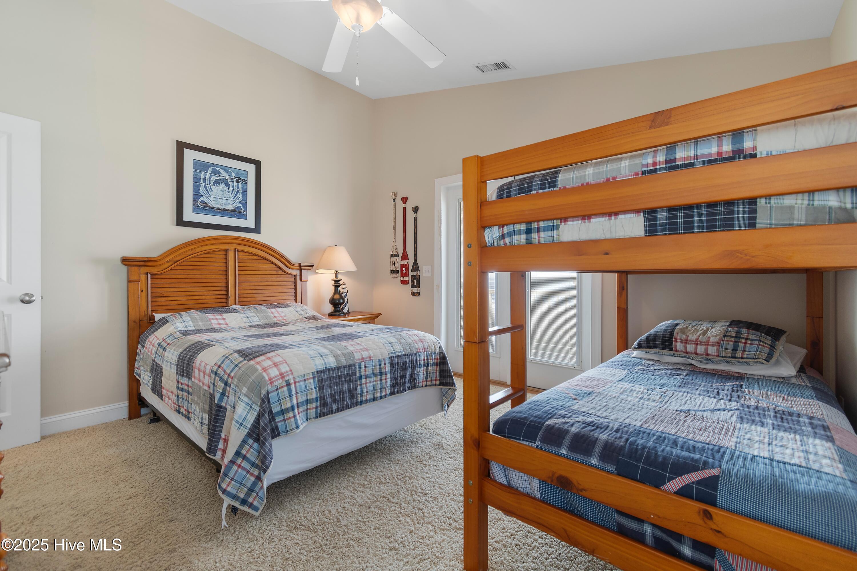 100535231 | Photo 71