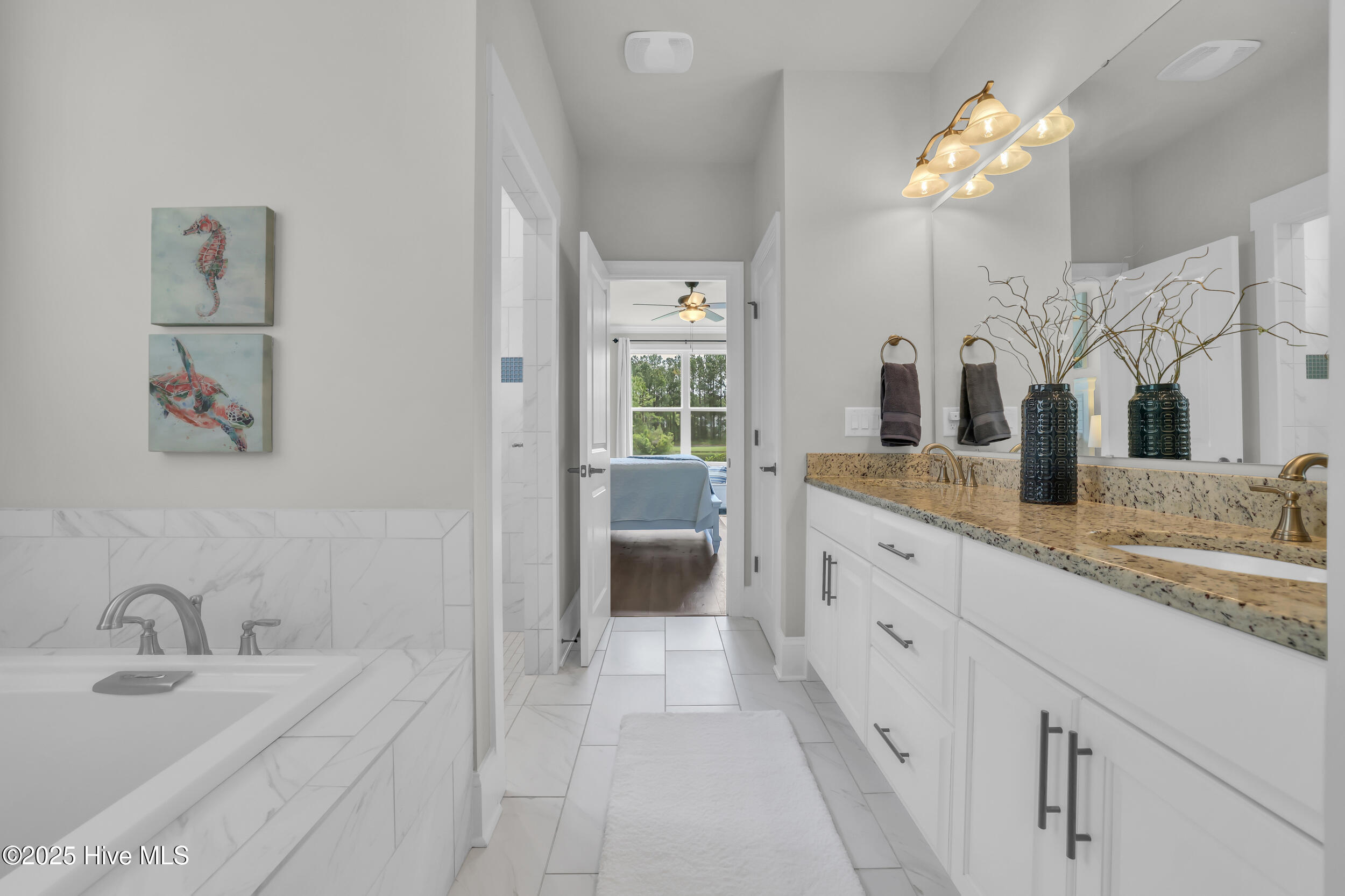 100502745 | Photo 25