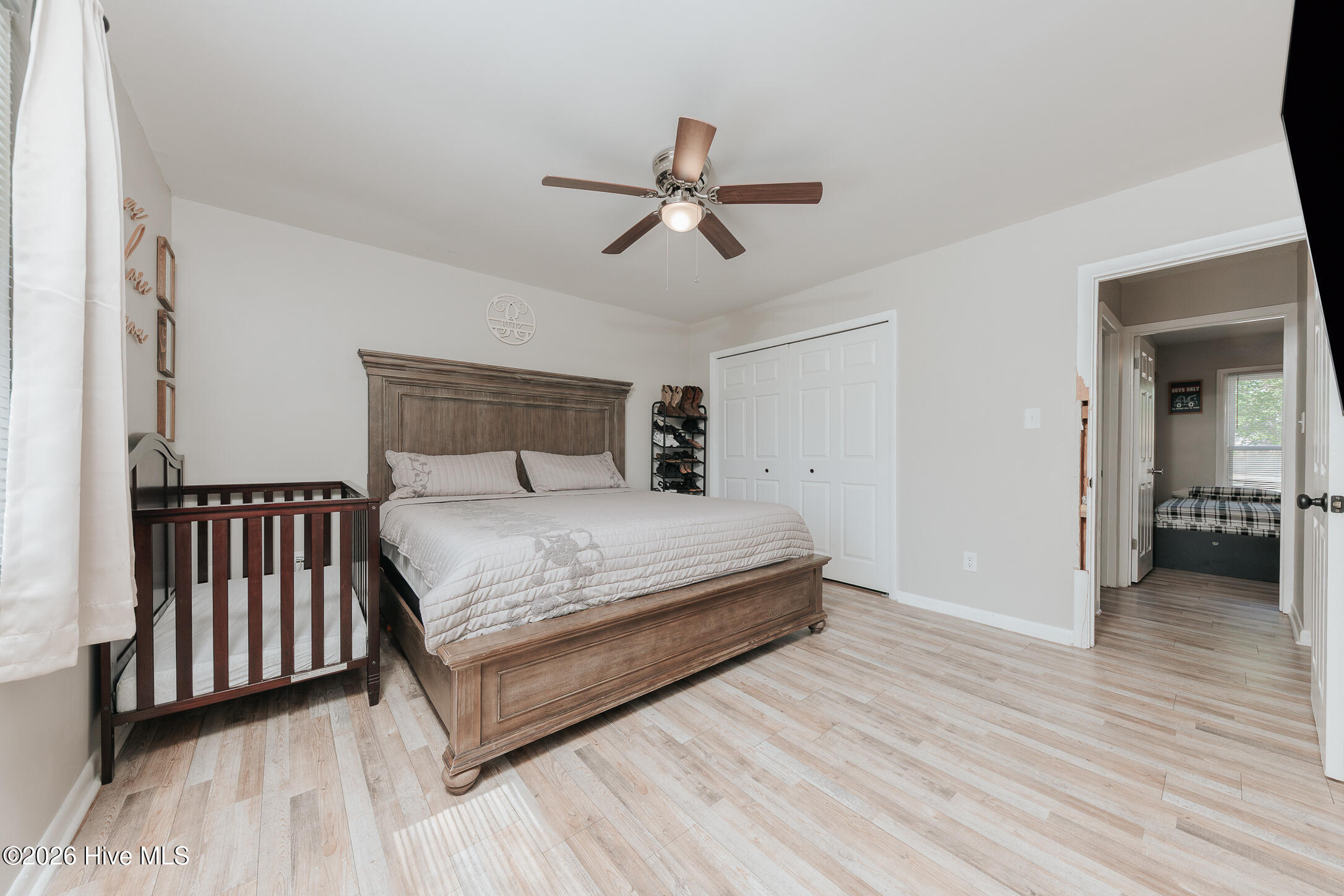 100566387 | Photo 25