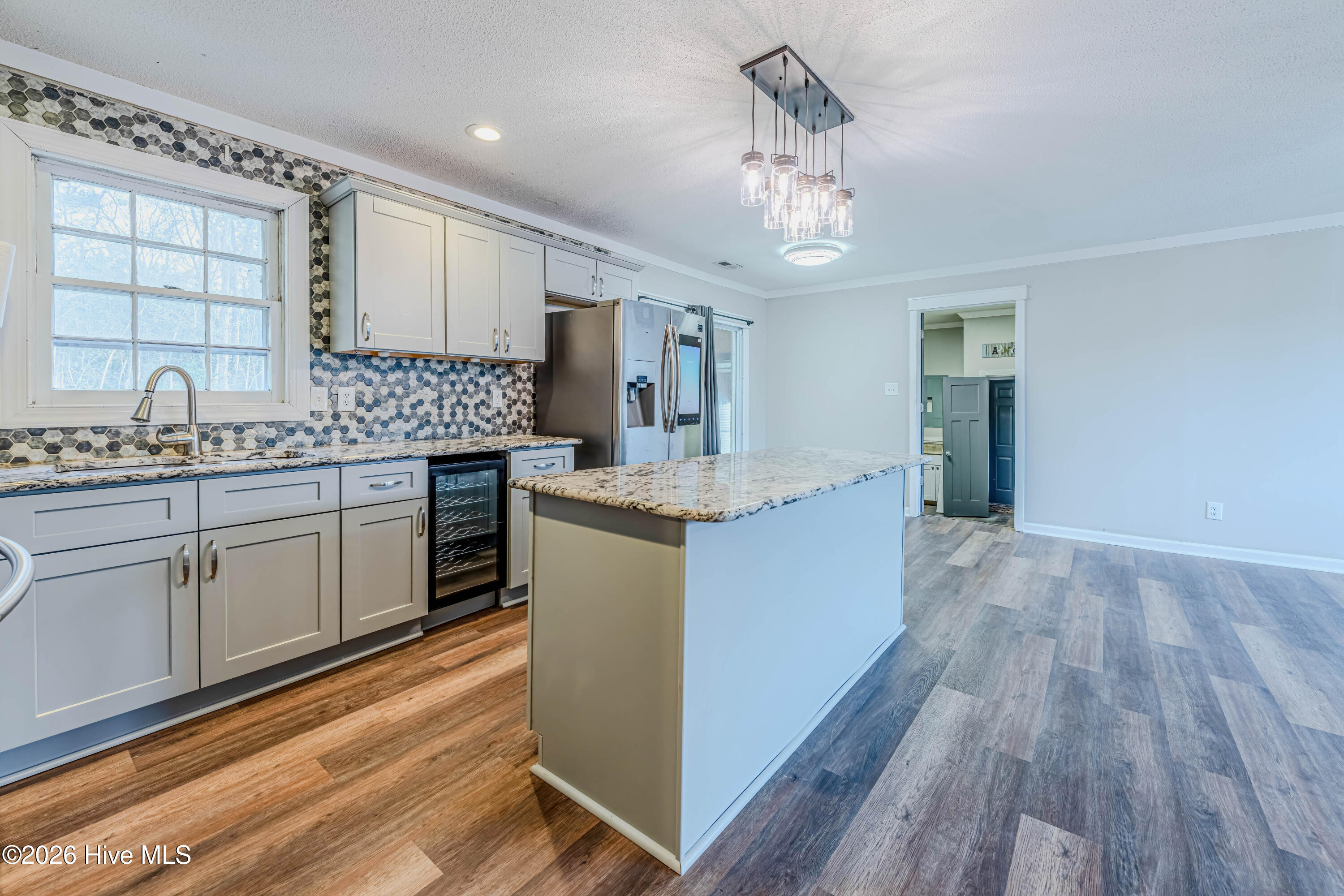 100549124 | Photo 14