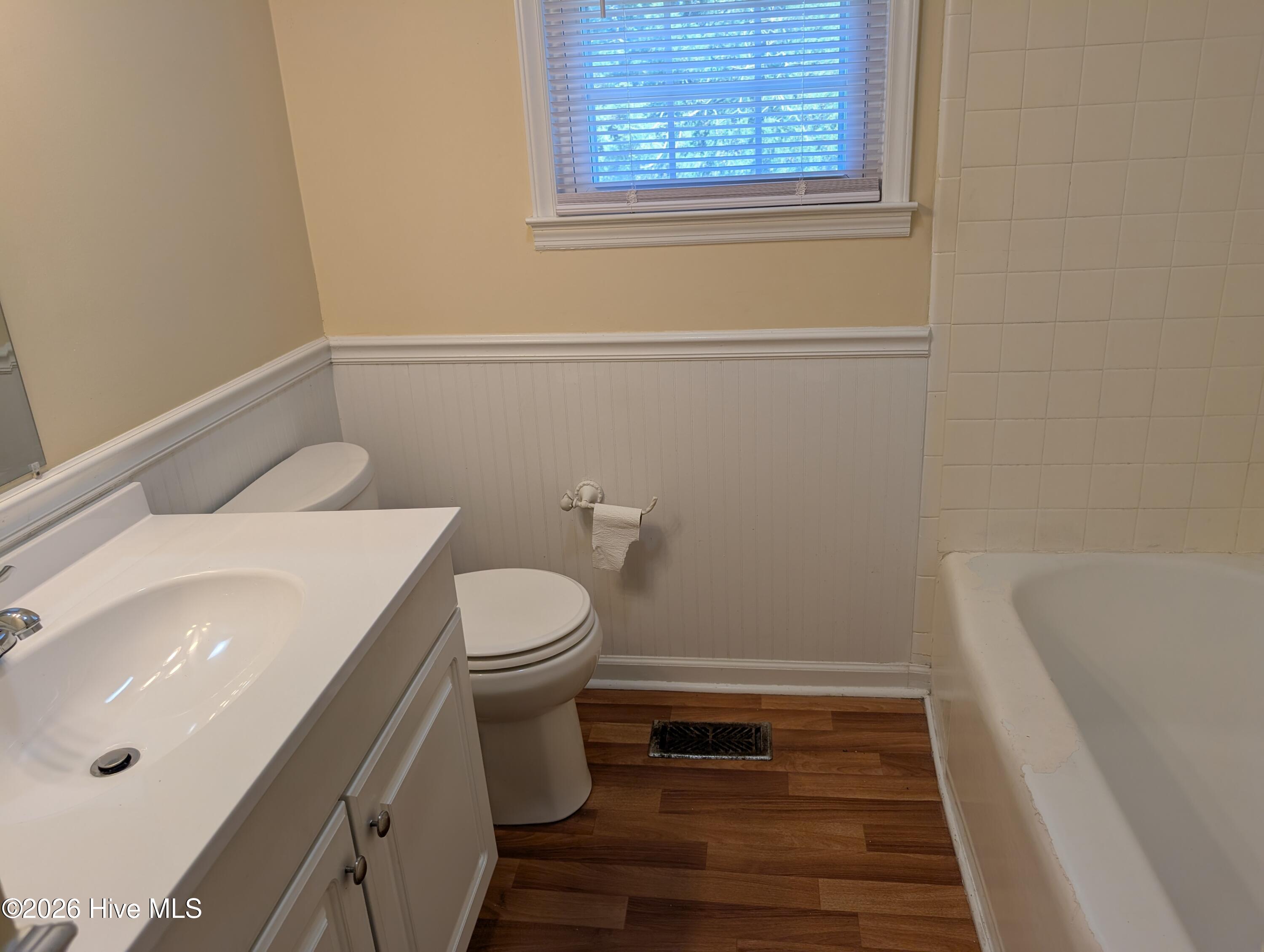 100566313 | Photo 14