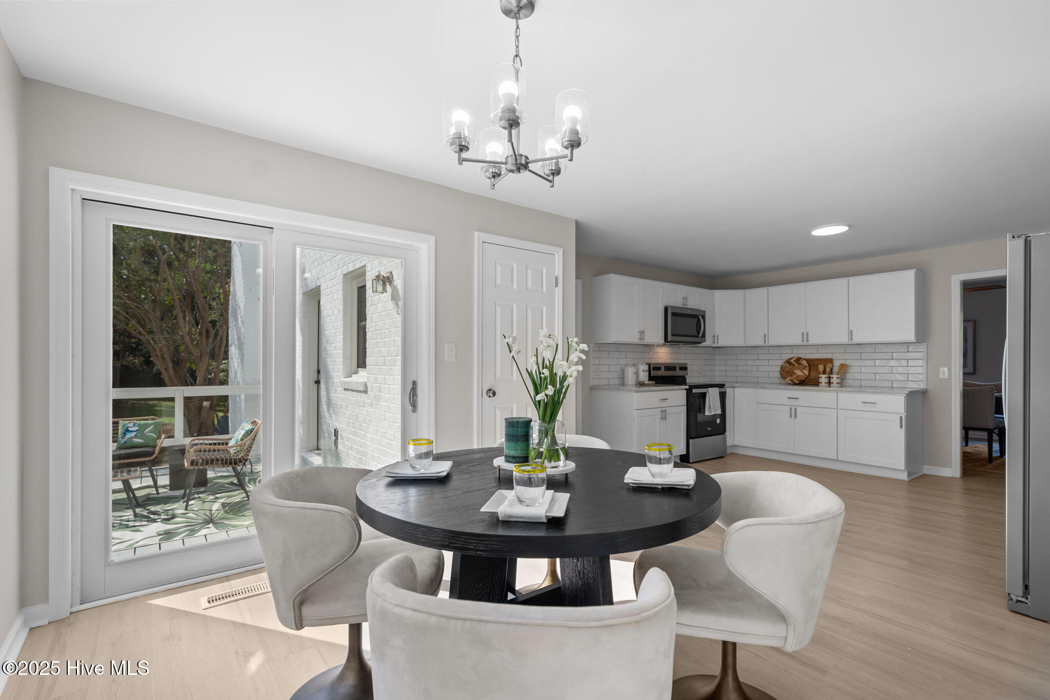 100527627 | Photo 23