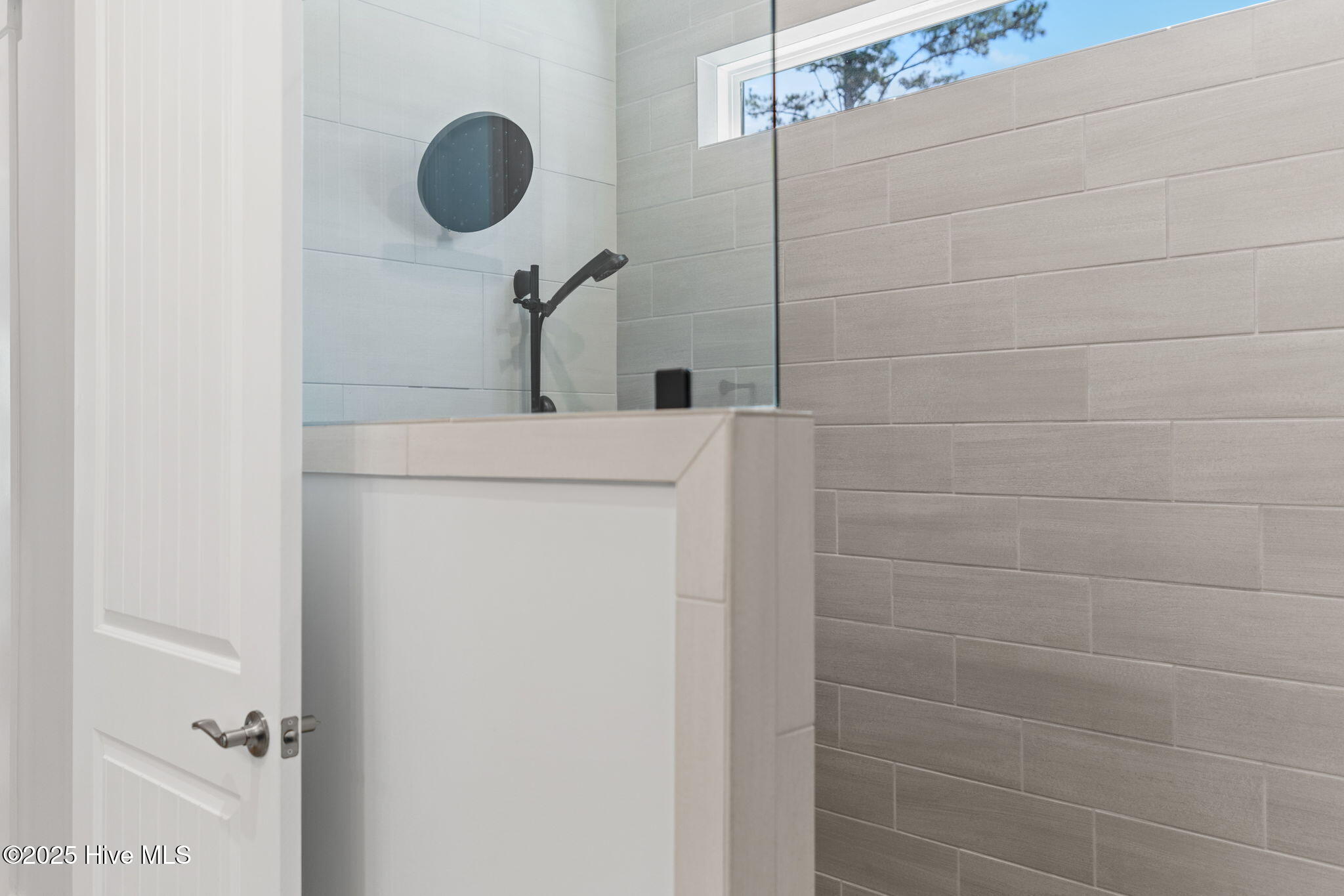 100516887 | Photo 37