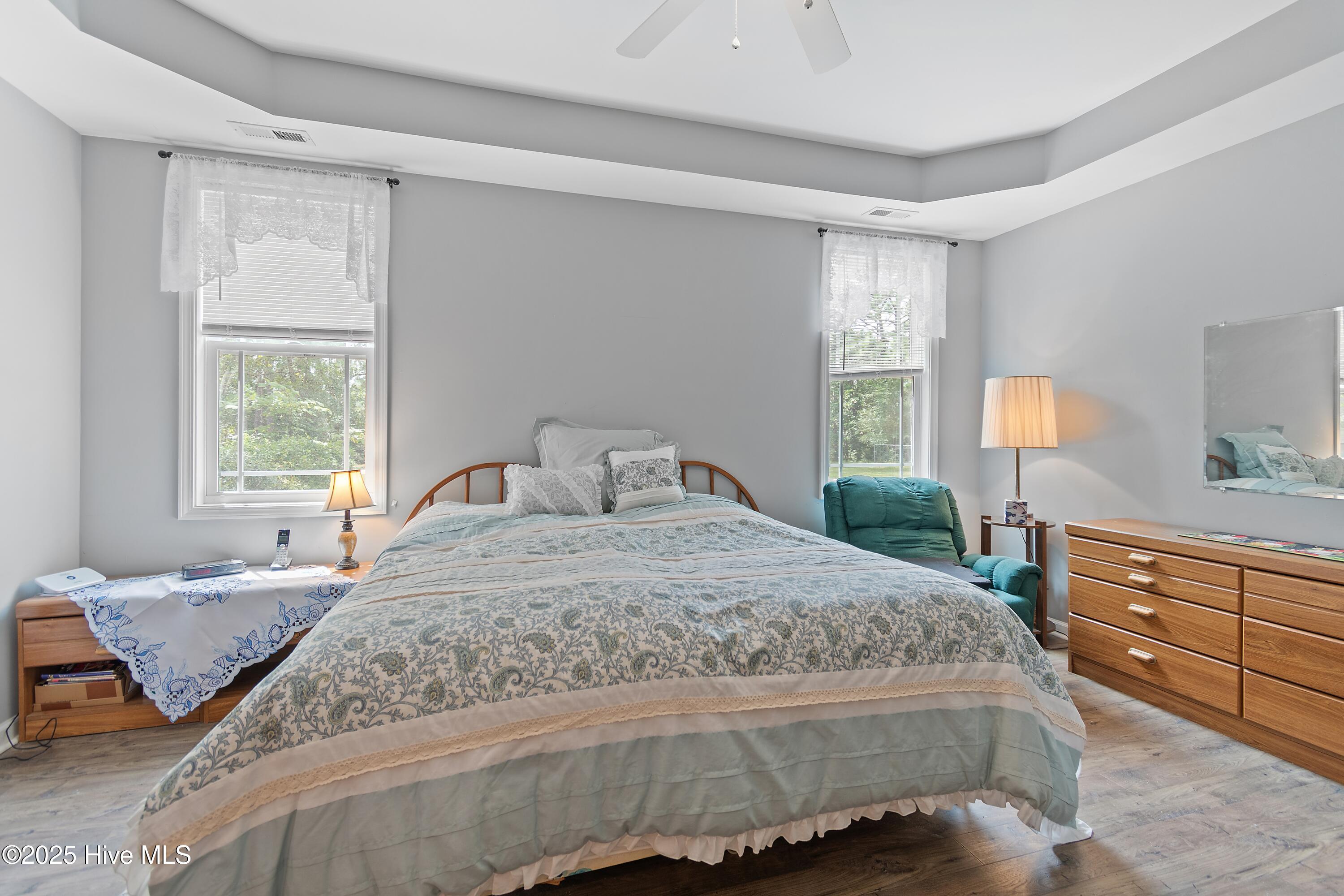 100527886 | Photo 13