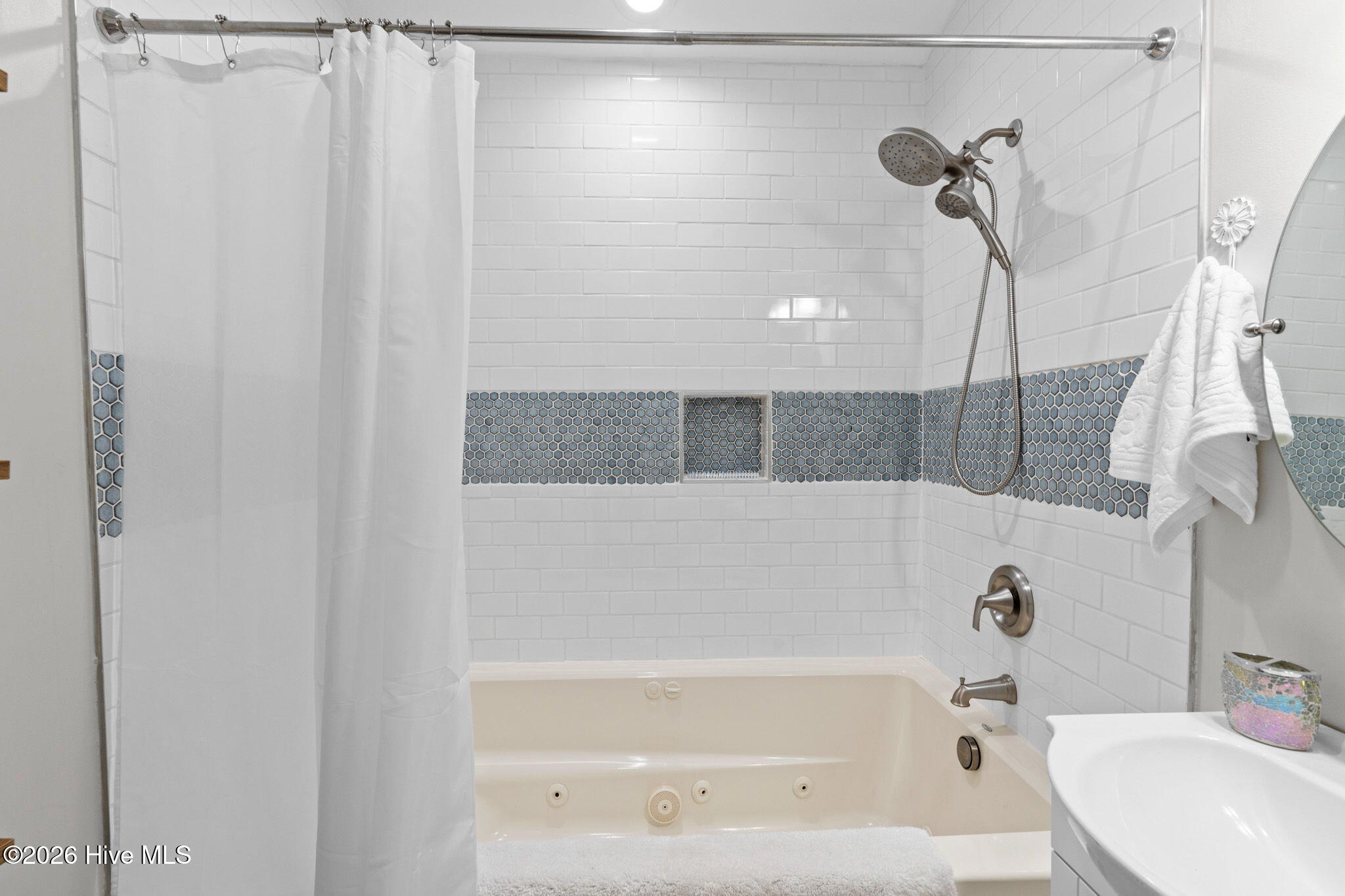 100564340 | Photo 41