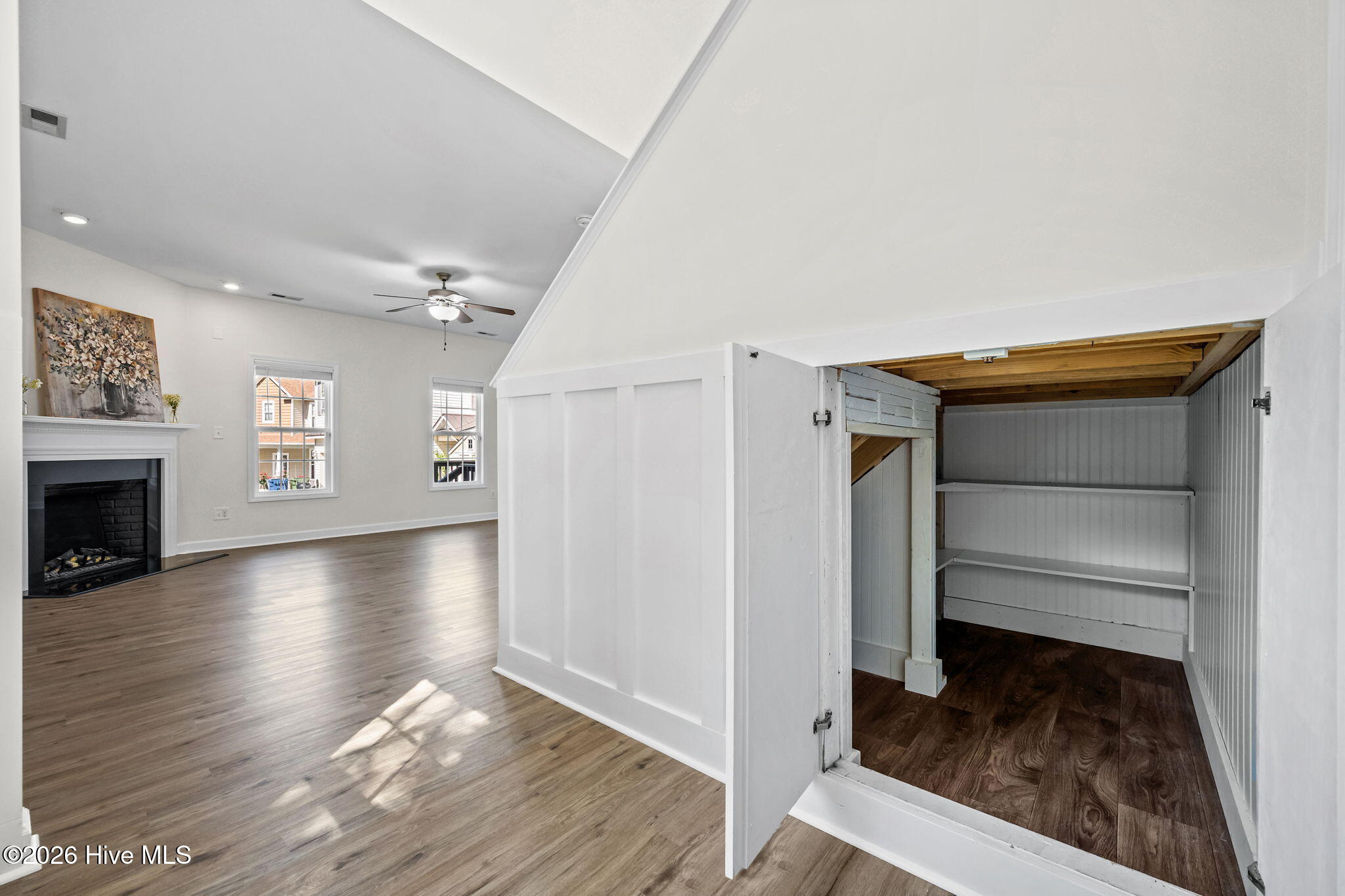 100570344 | Photo 17