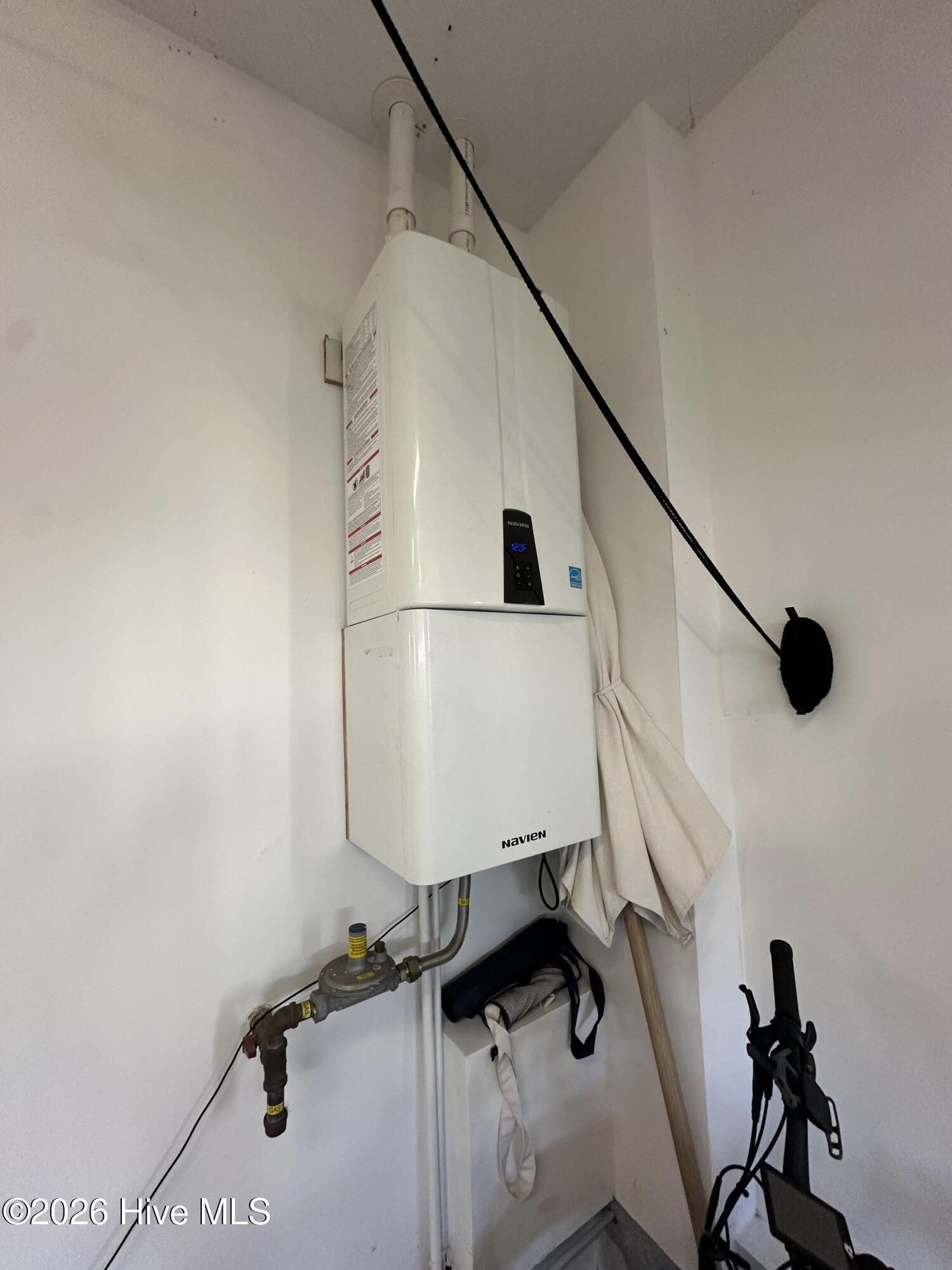 100562108 | Photo 36