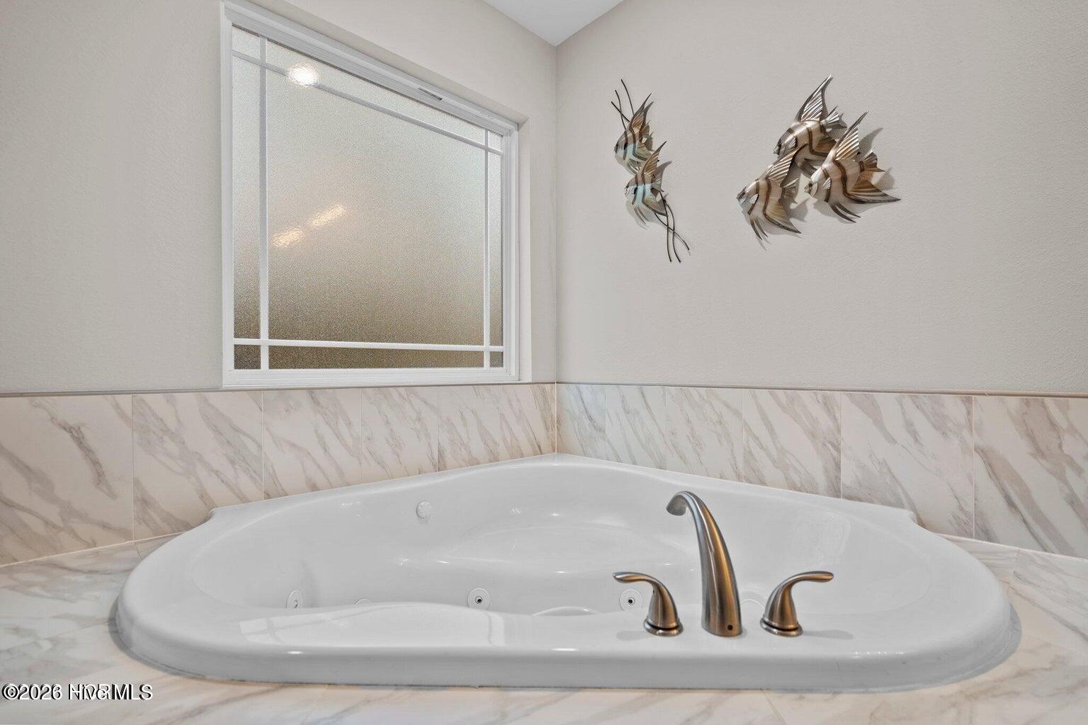 100564948 | Photo 32