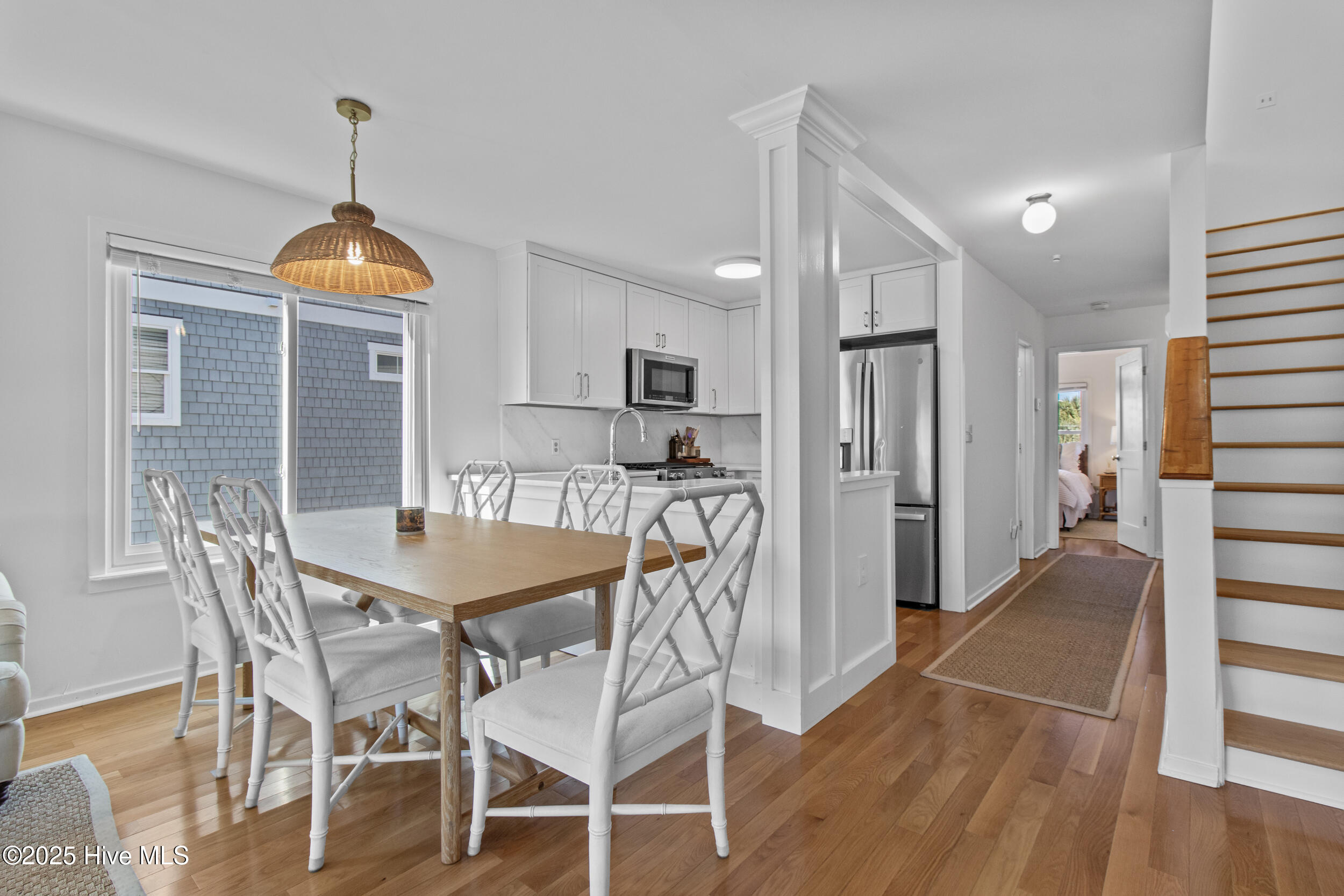 100536878 | Photo 23