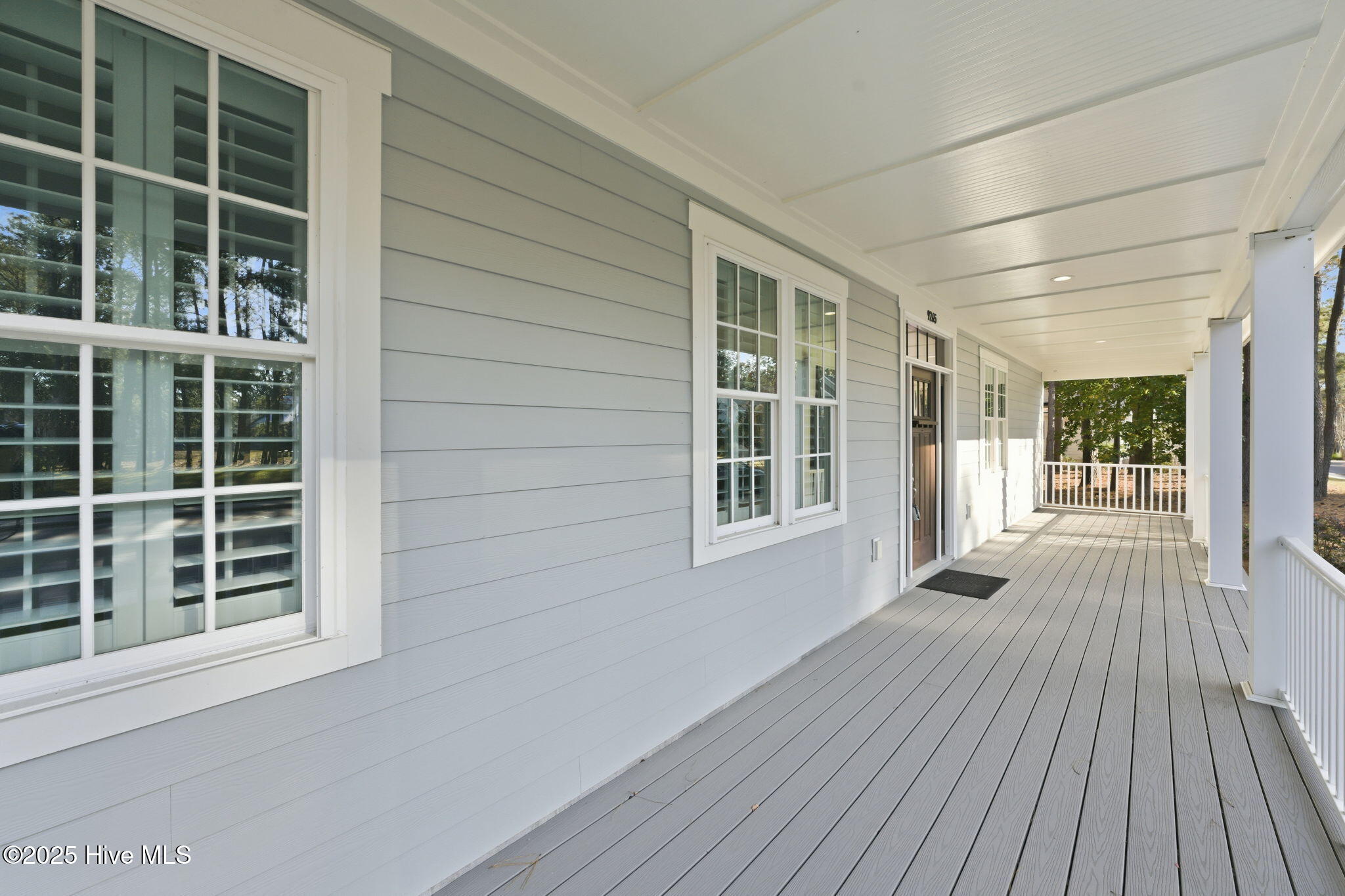 100535585 | Photo 86