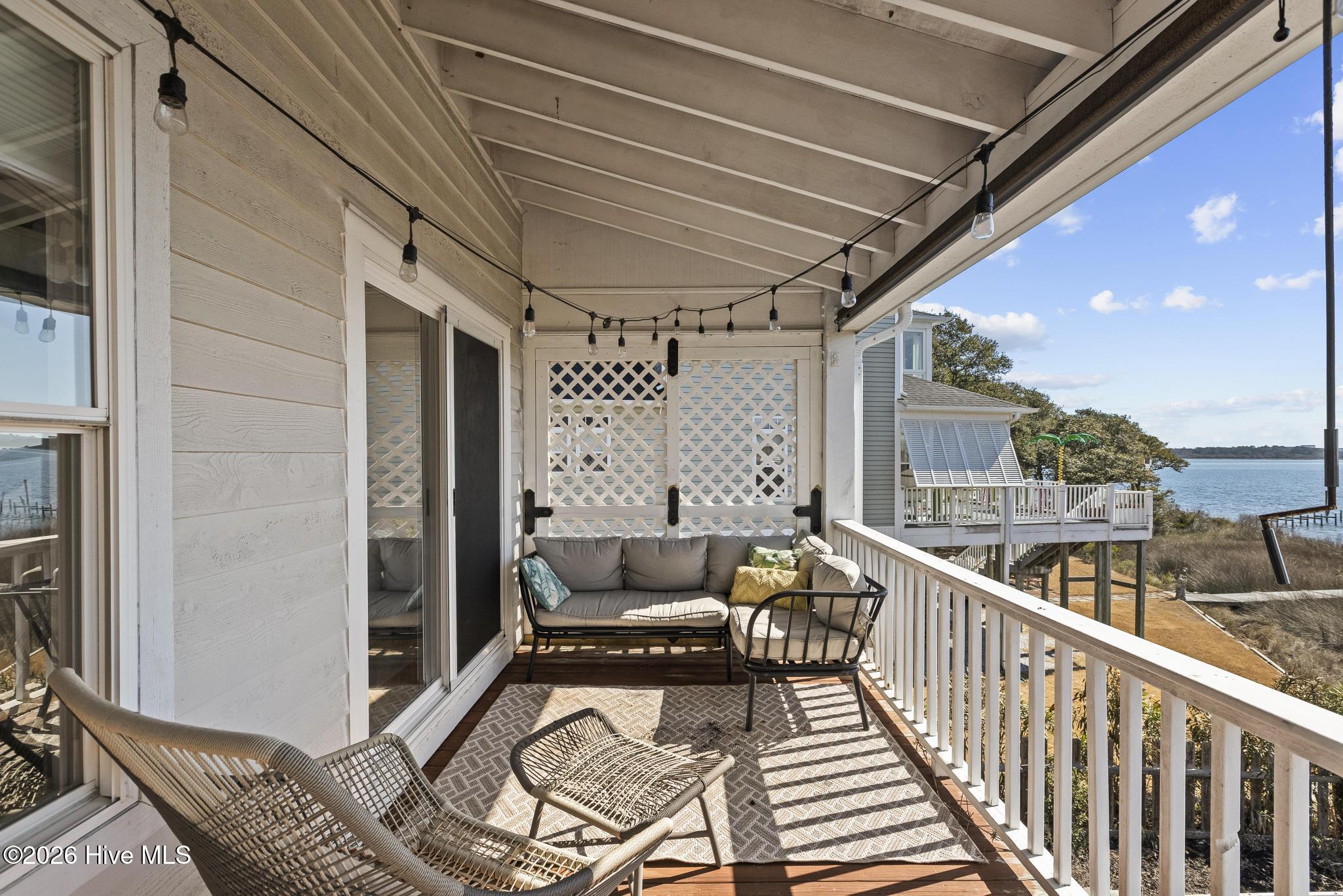 100557619 | Photo 40