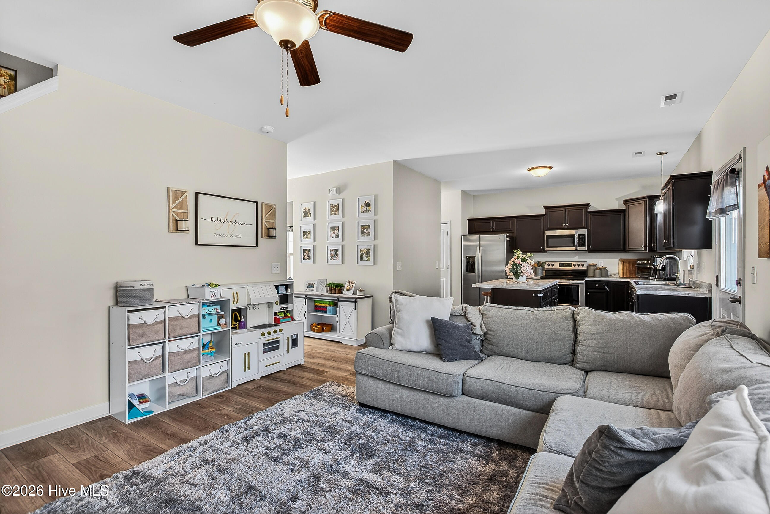 100558080 | Photo 16