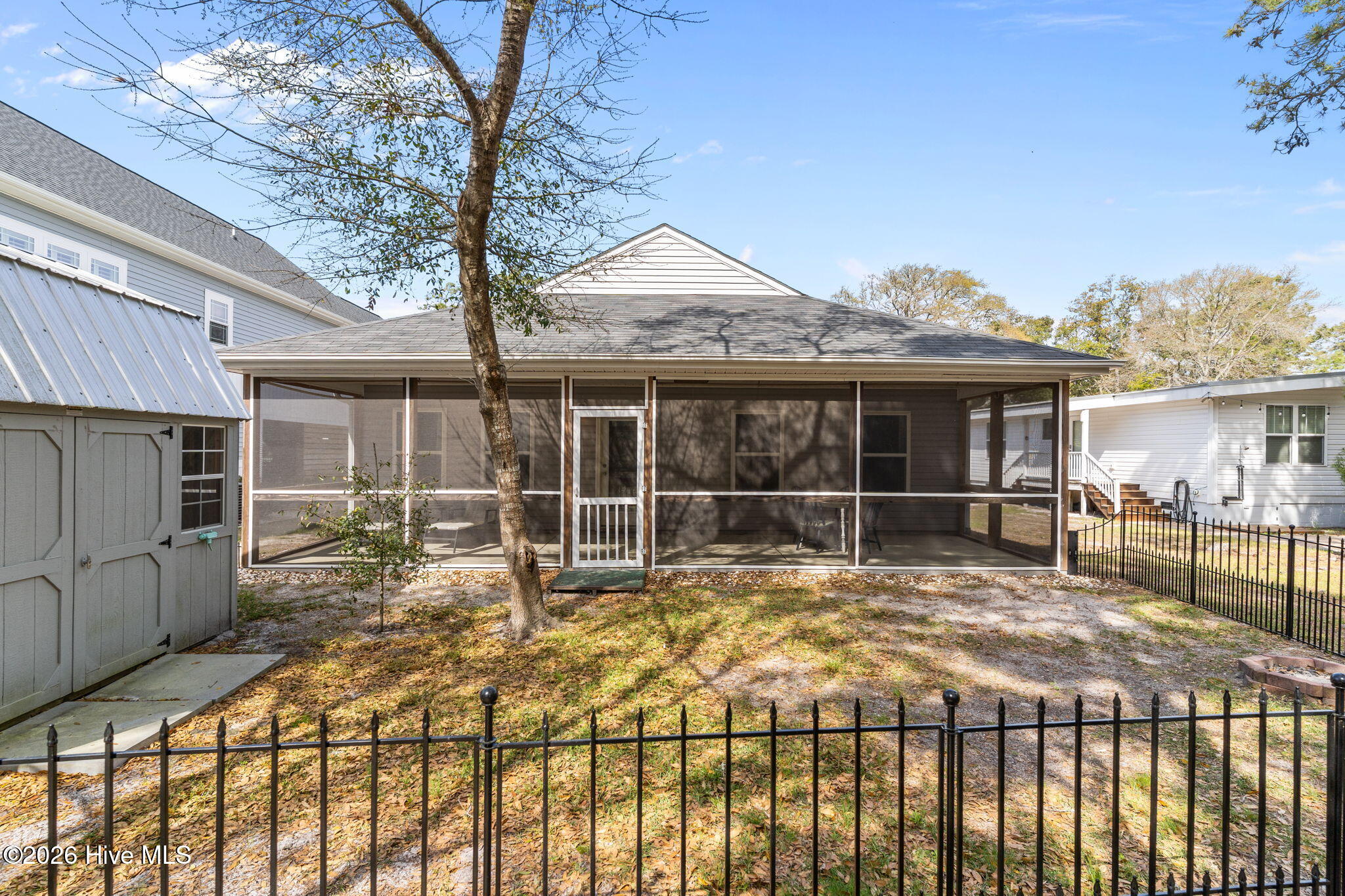 100564480 | Photo 46