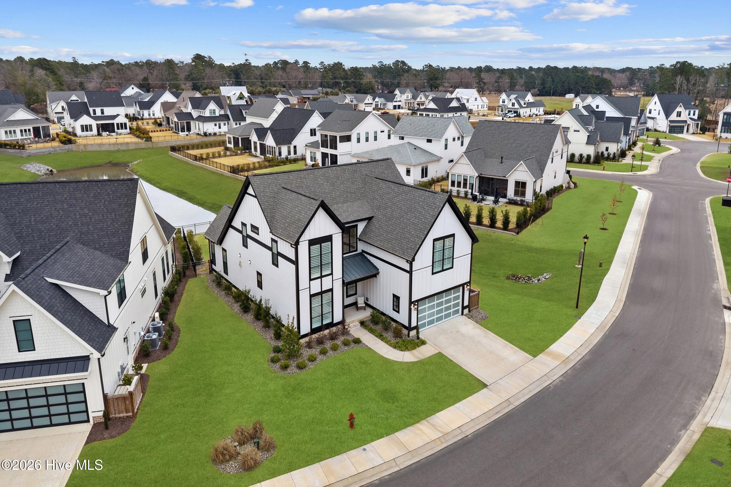 100551729 | Photo 52