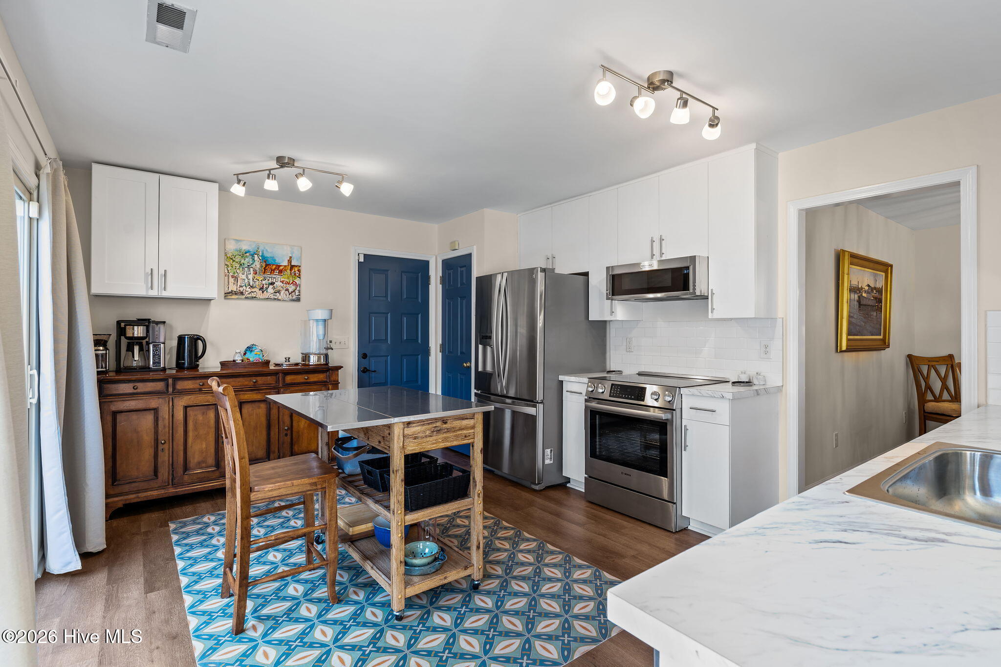 100564364 | Photo 19