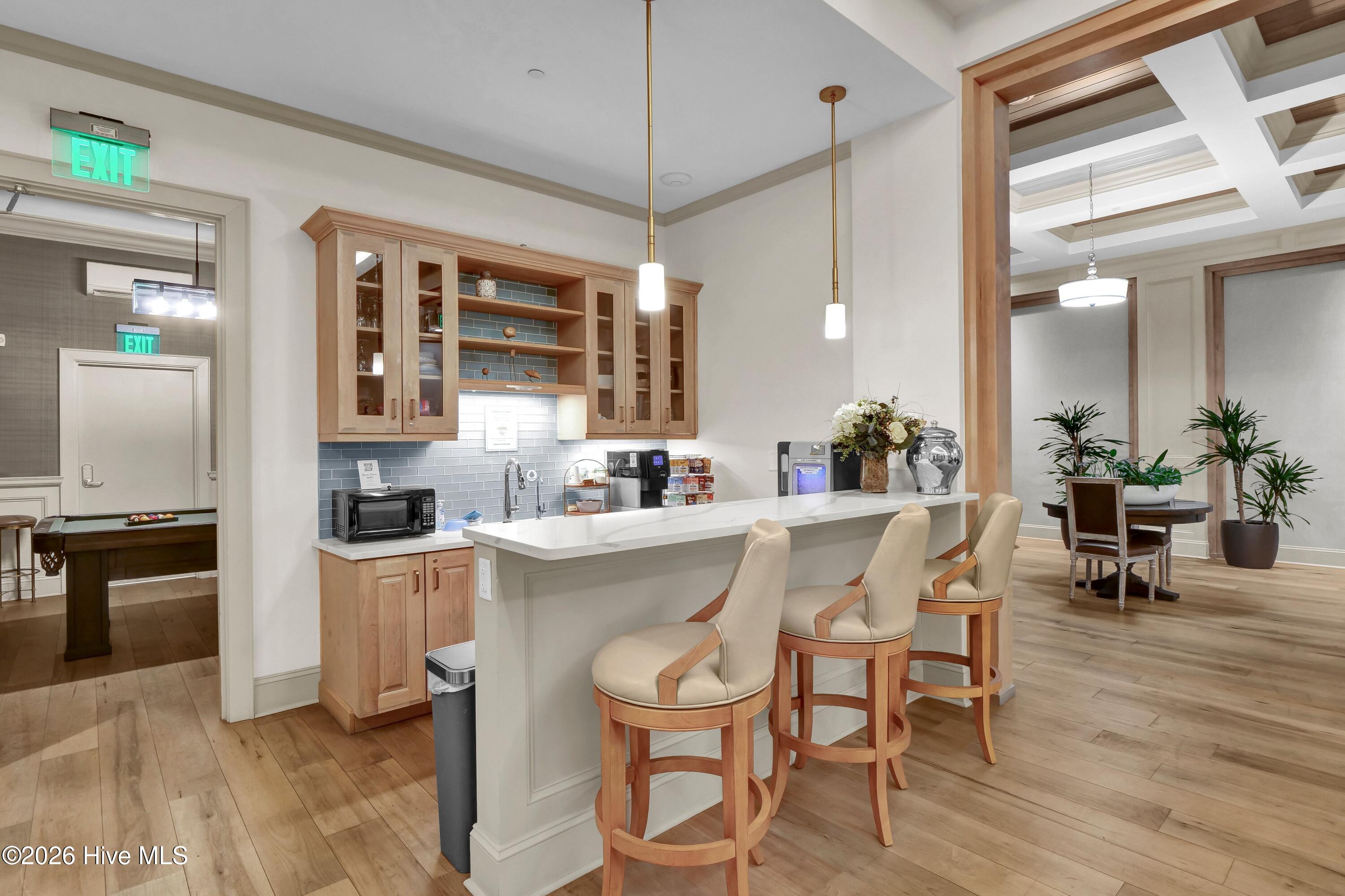 100567765 | Photo 43