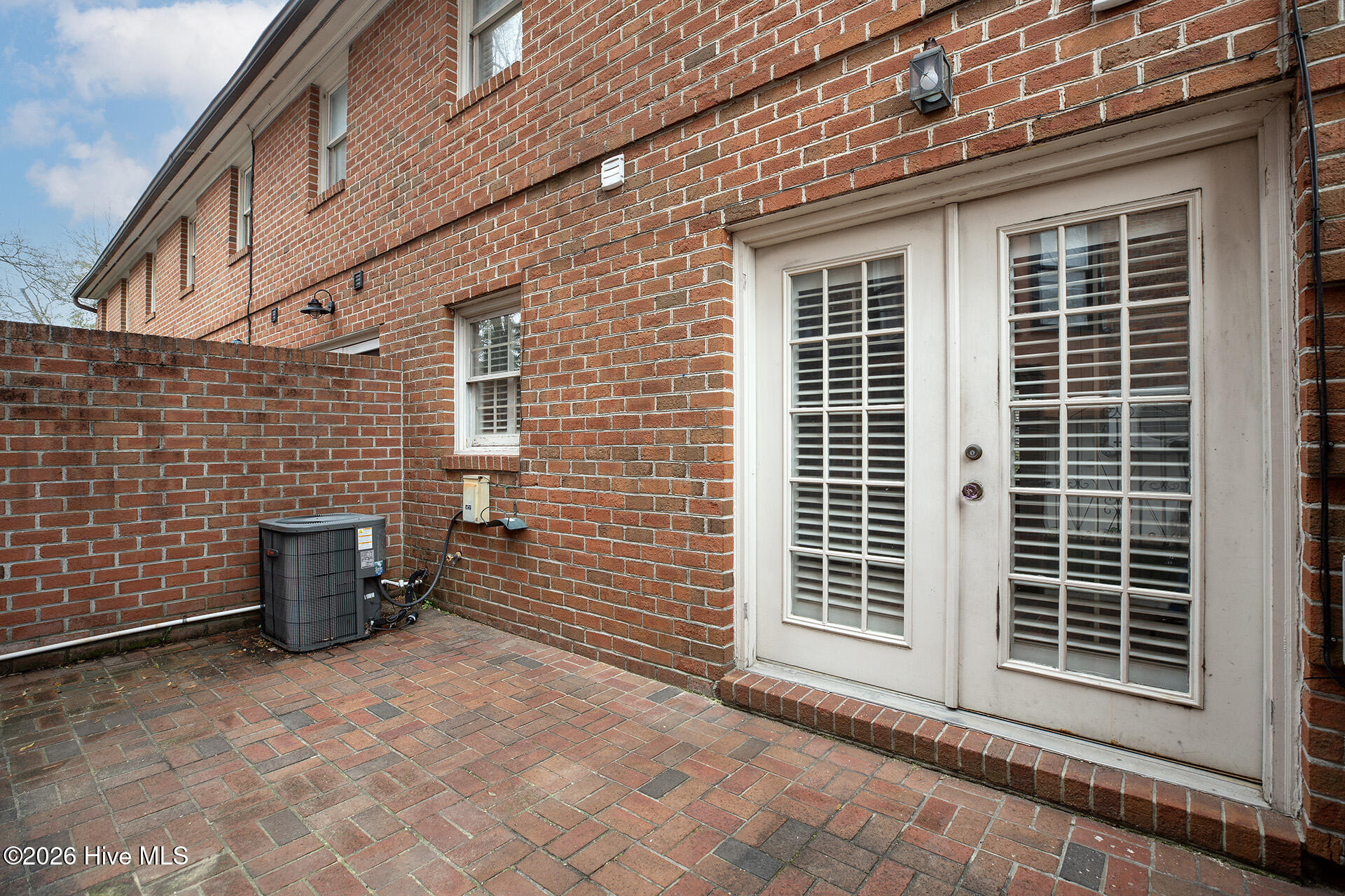 100555929 | Photo 30