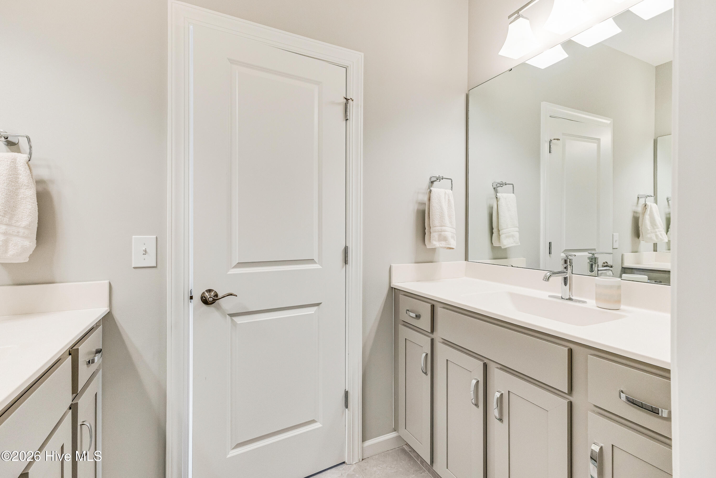 100561290 | Photo 31