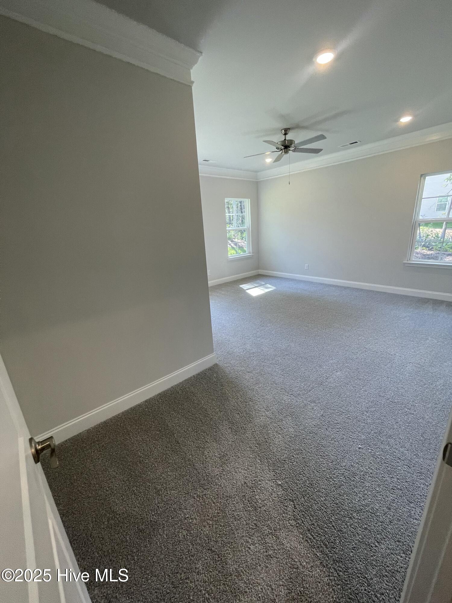 100522611 | Photo 42