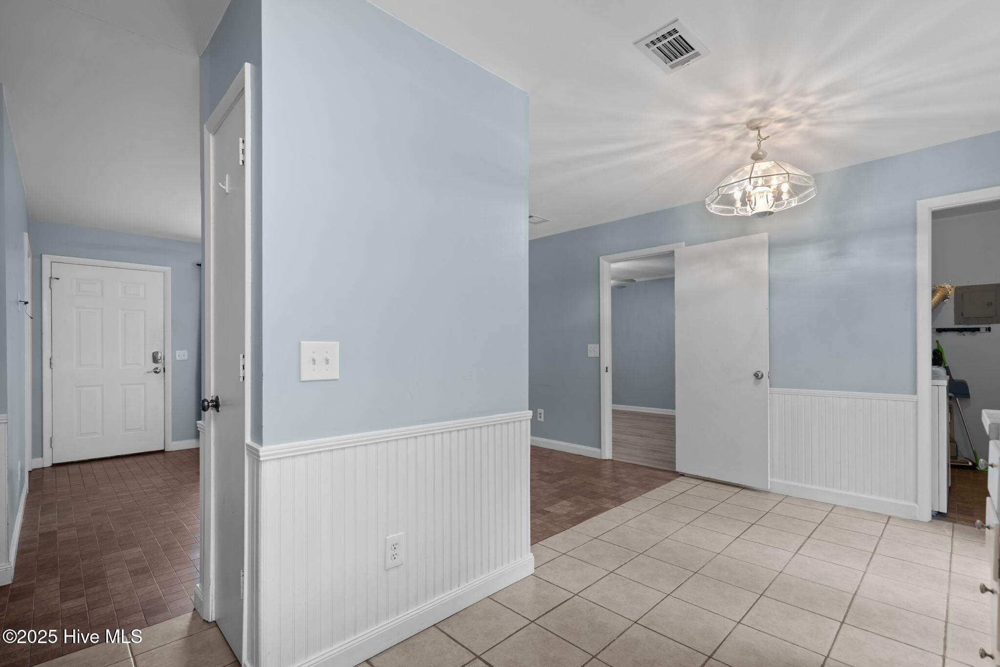 100531423 | Photo 16