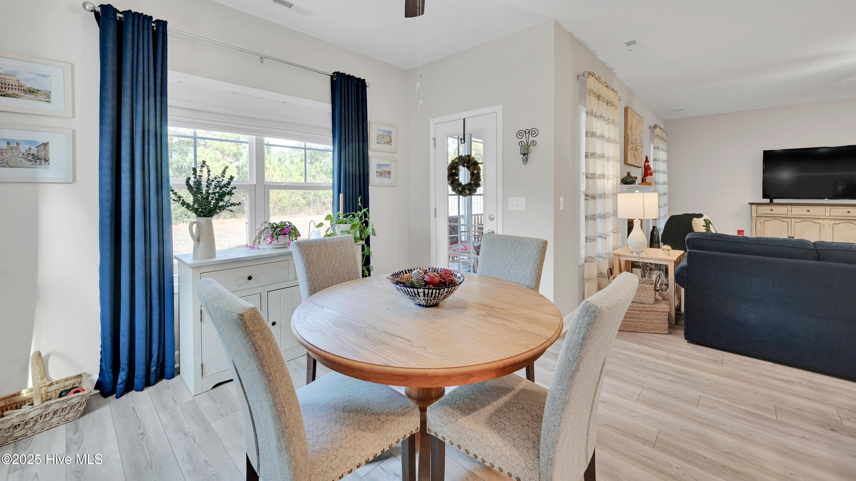 100542865 | Photo 31