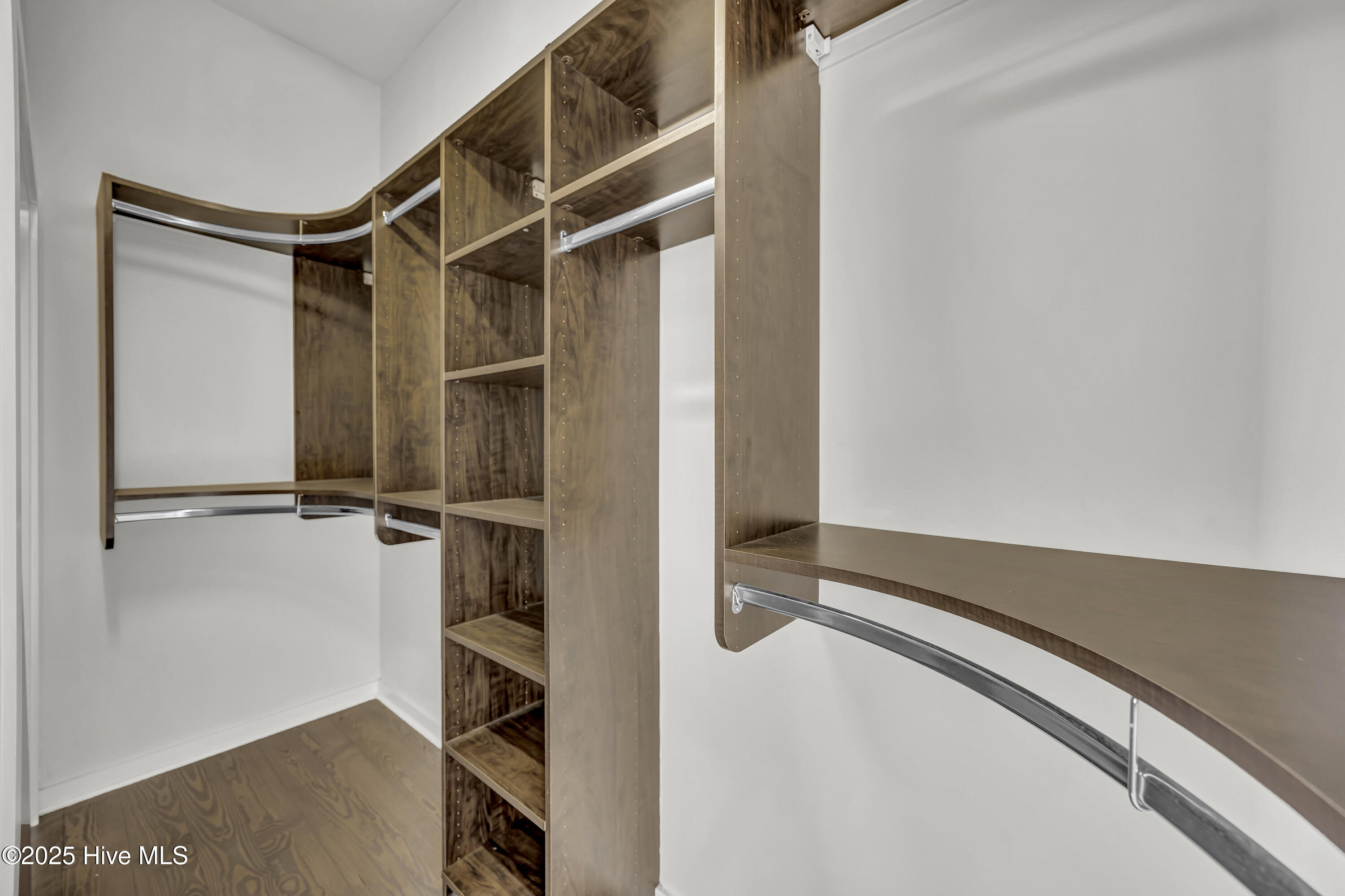 100531421 | Photo 21