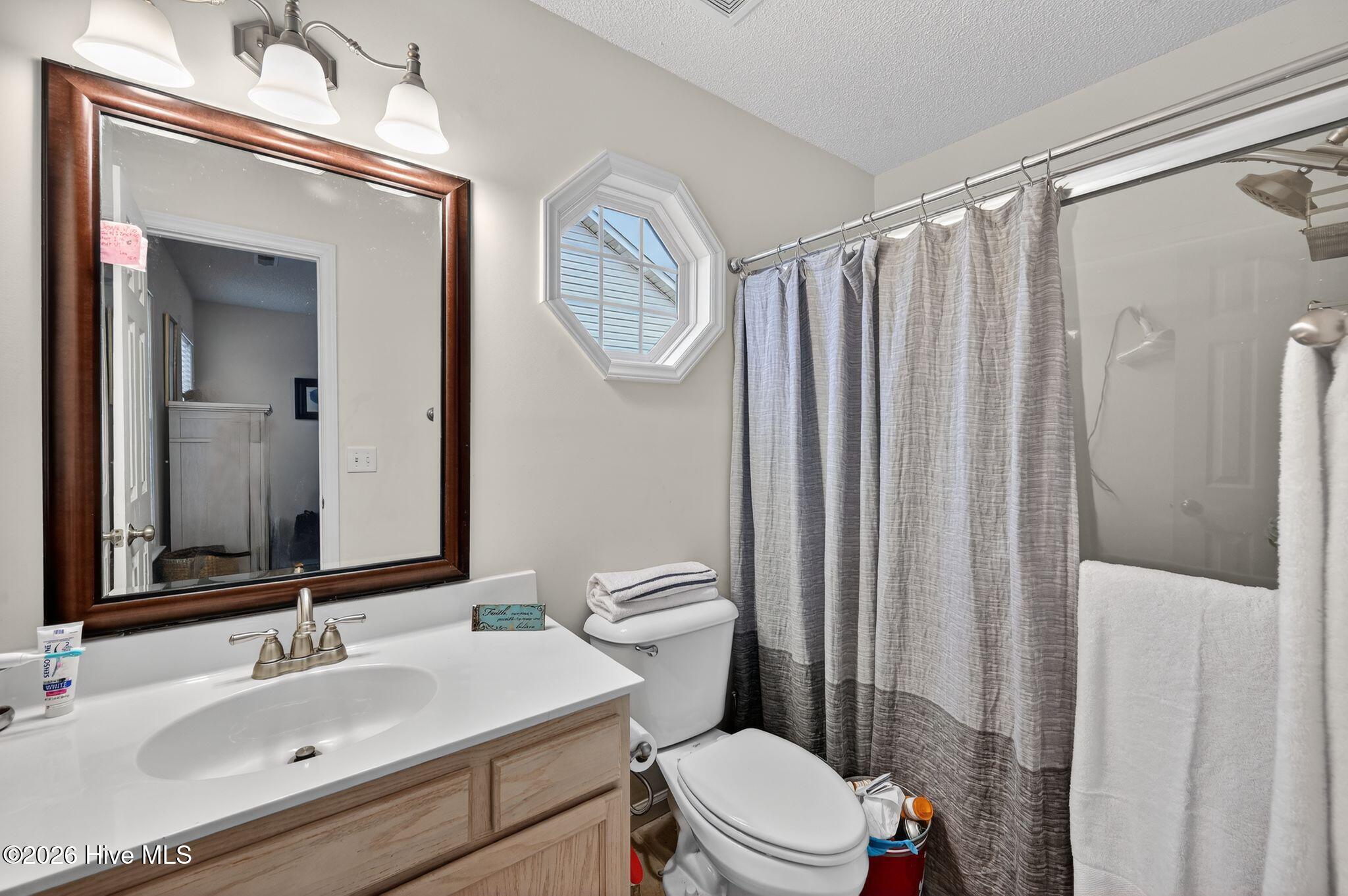 100558774 | Photo 13