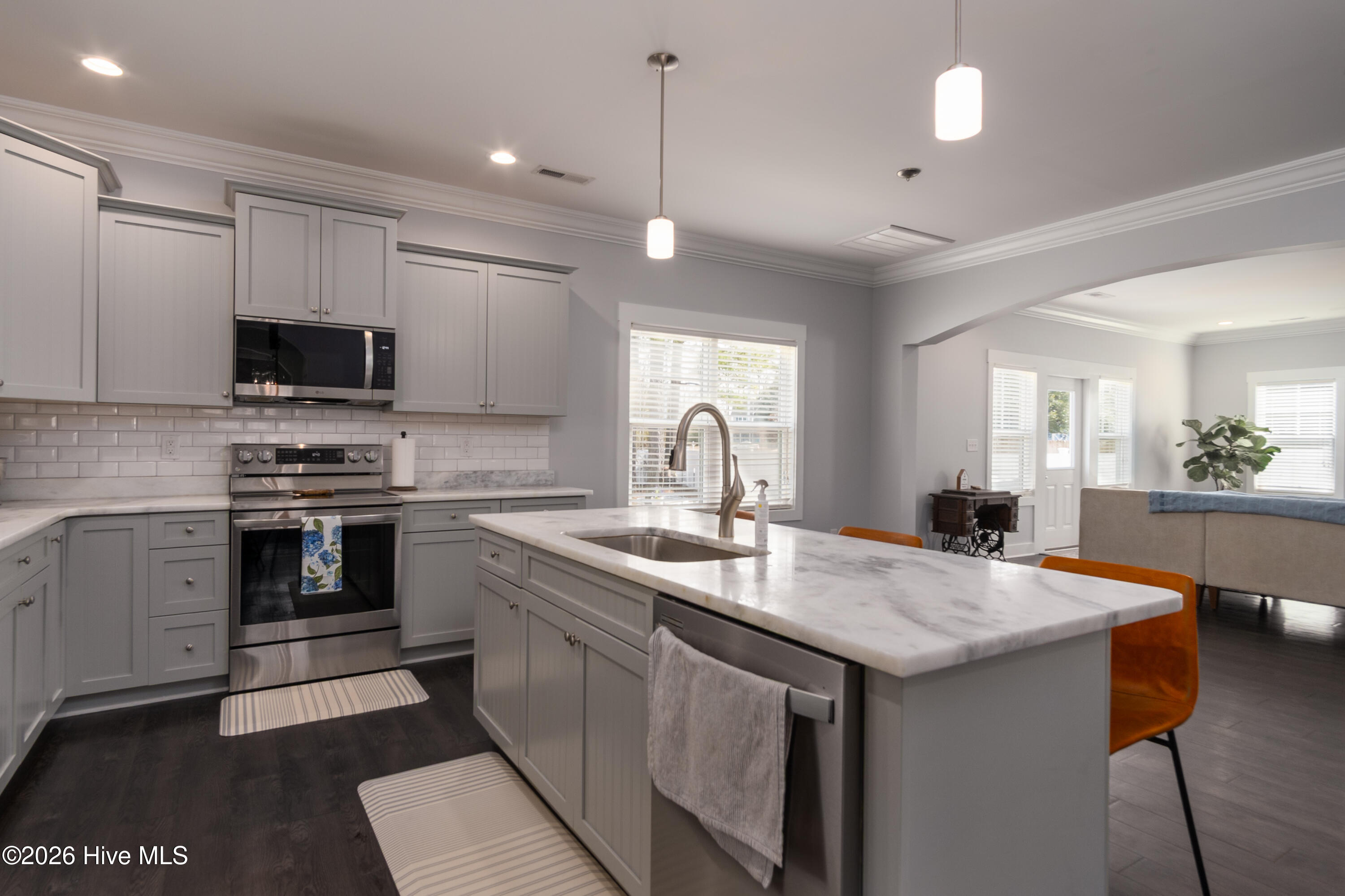 100558497 | Photo 17