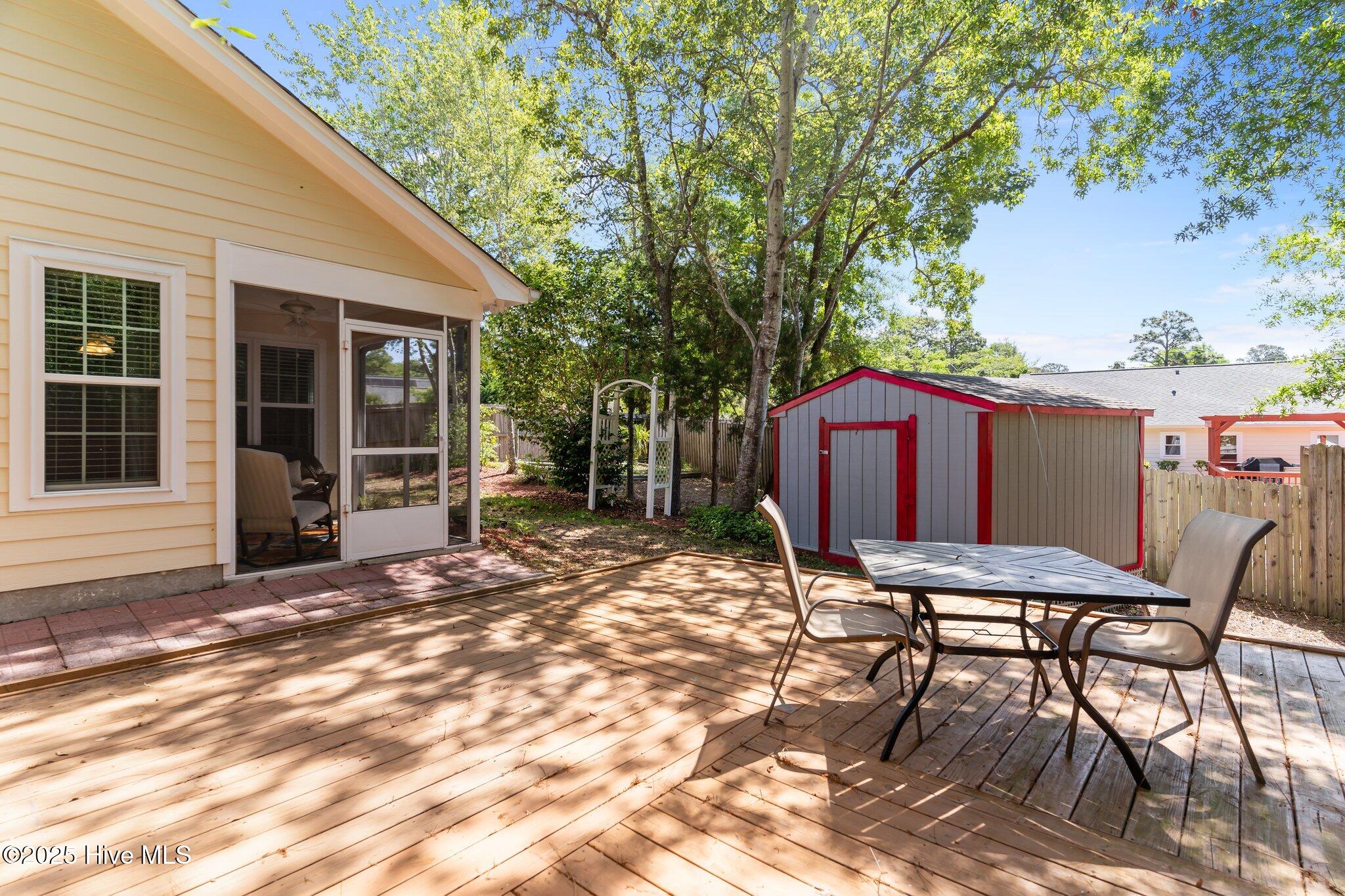 100505182 | Photo 19