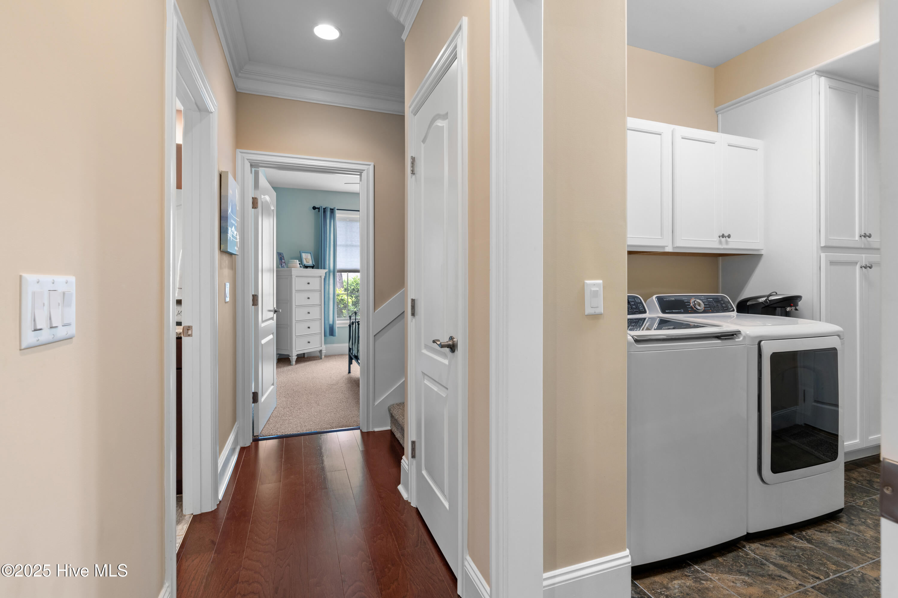 100525197 | Photo 38