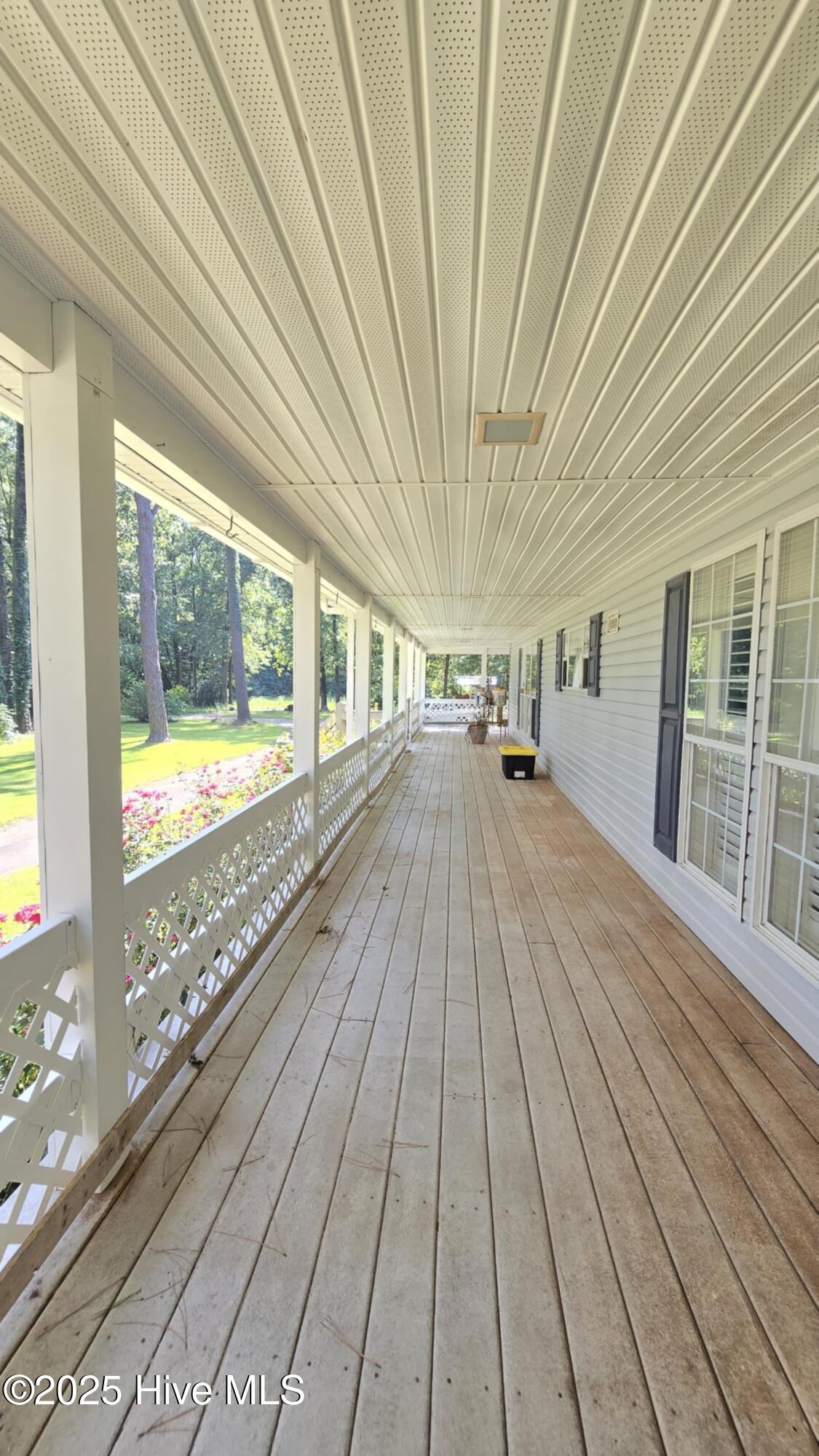 100522277 | Photo 33